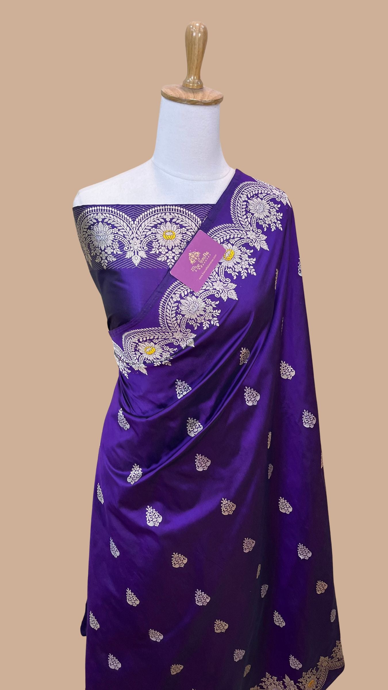 Pure Katan Silk Handloom Banarasi Saree - with kadhua meenakari motifs