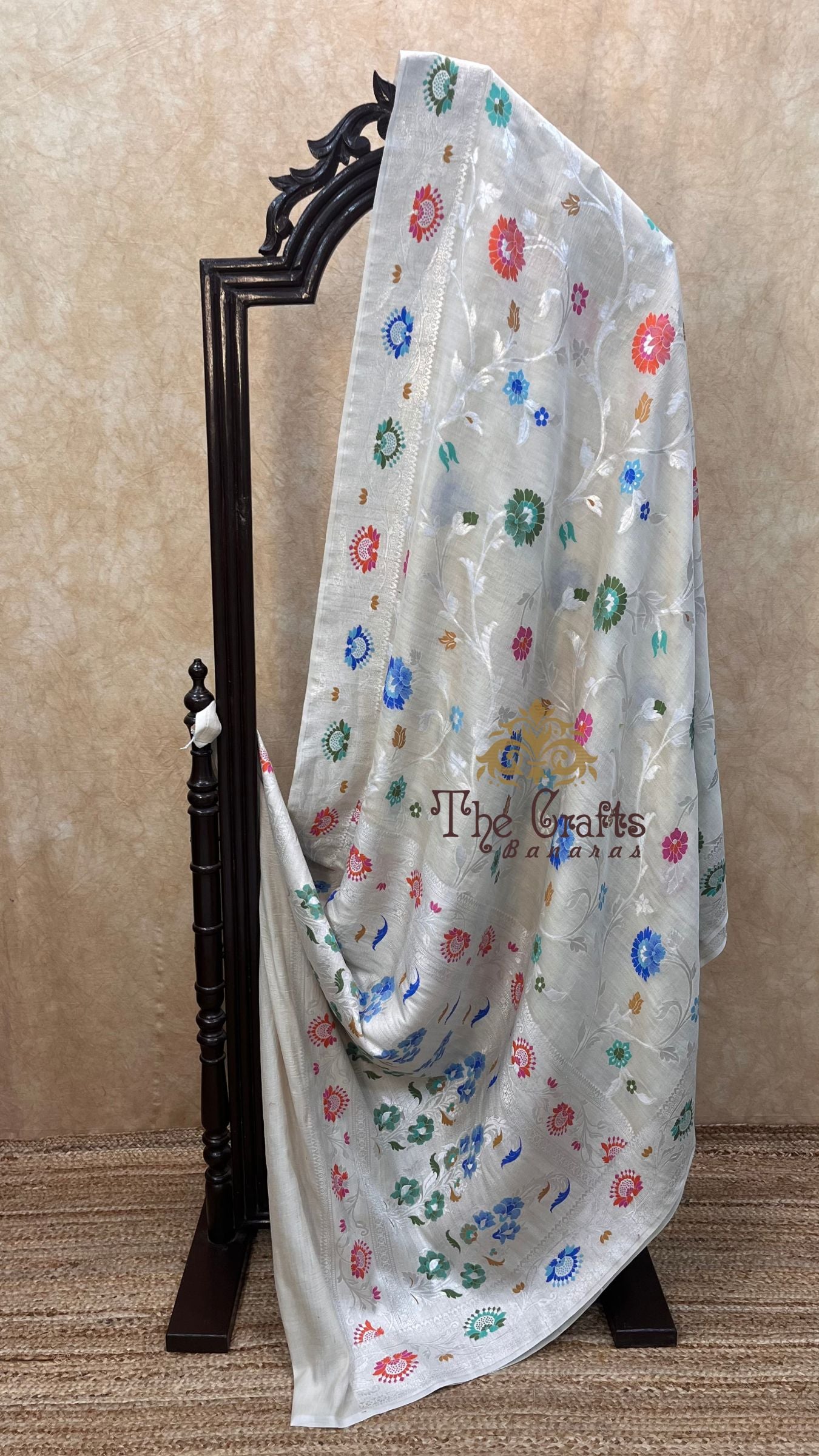 Tussar Georgette Handloom Banarasi Saree - Jaal with Meenakari