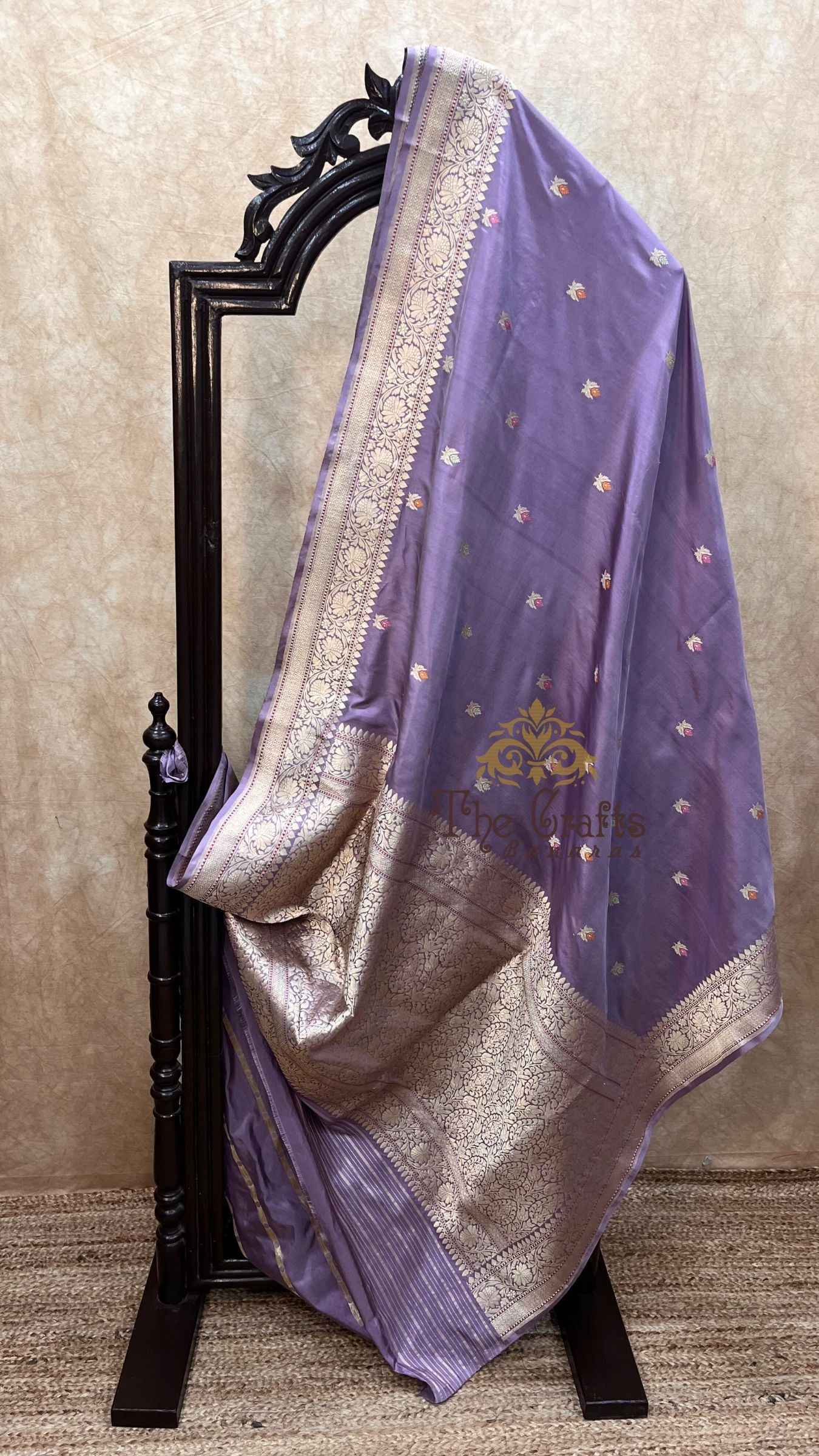 Pure Katan Silk Handloom Banarasi Saree - with kadhua motifs