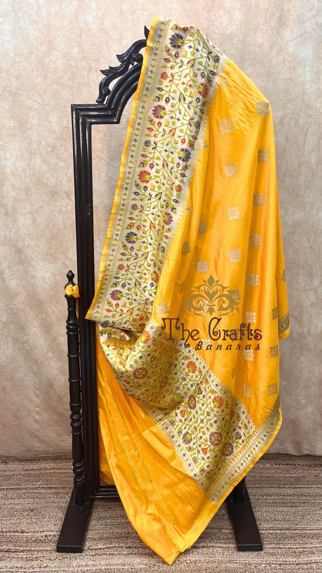 Pure Katan Silk Handloom Banarasi Saree - kadhua motifs with paithani meenakari border