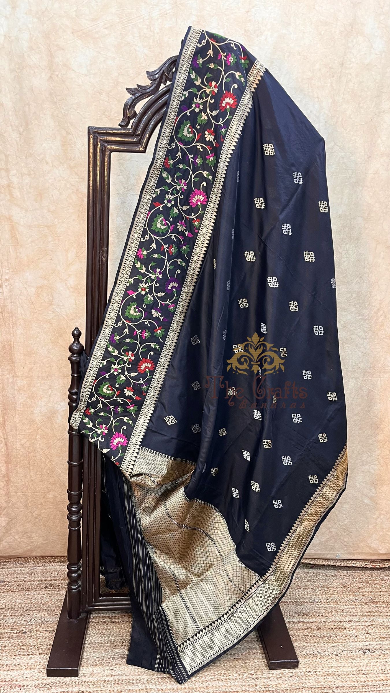 Pure Katan Silk Handloom Banarasi Saree - with kadhua sona rupa motifs