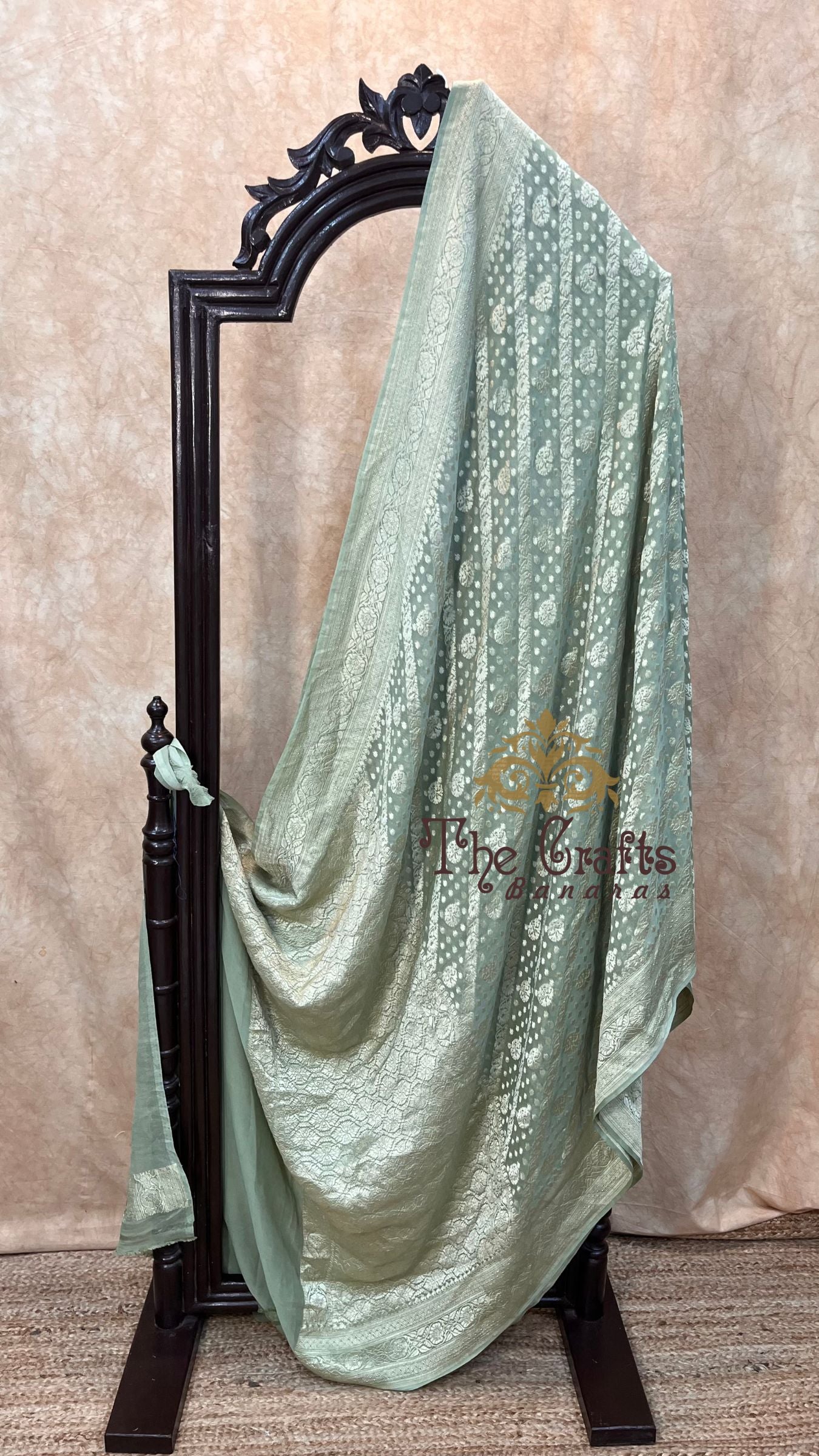 Khaddi Georgette Handloom Banarasi Saree - Water Zari