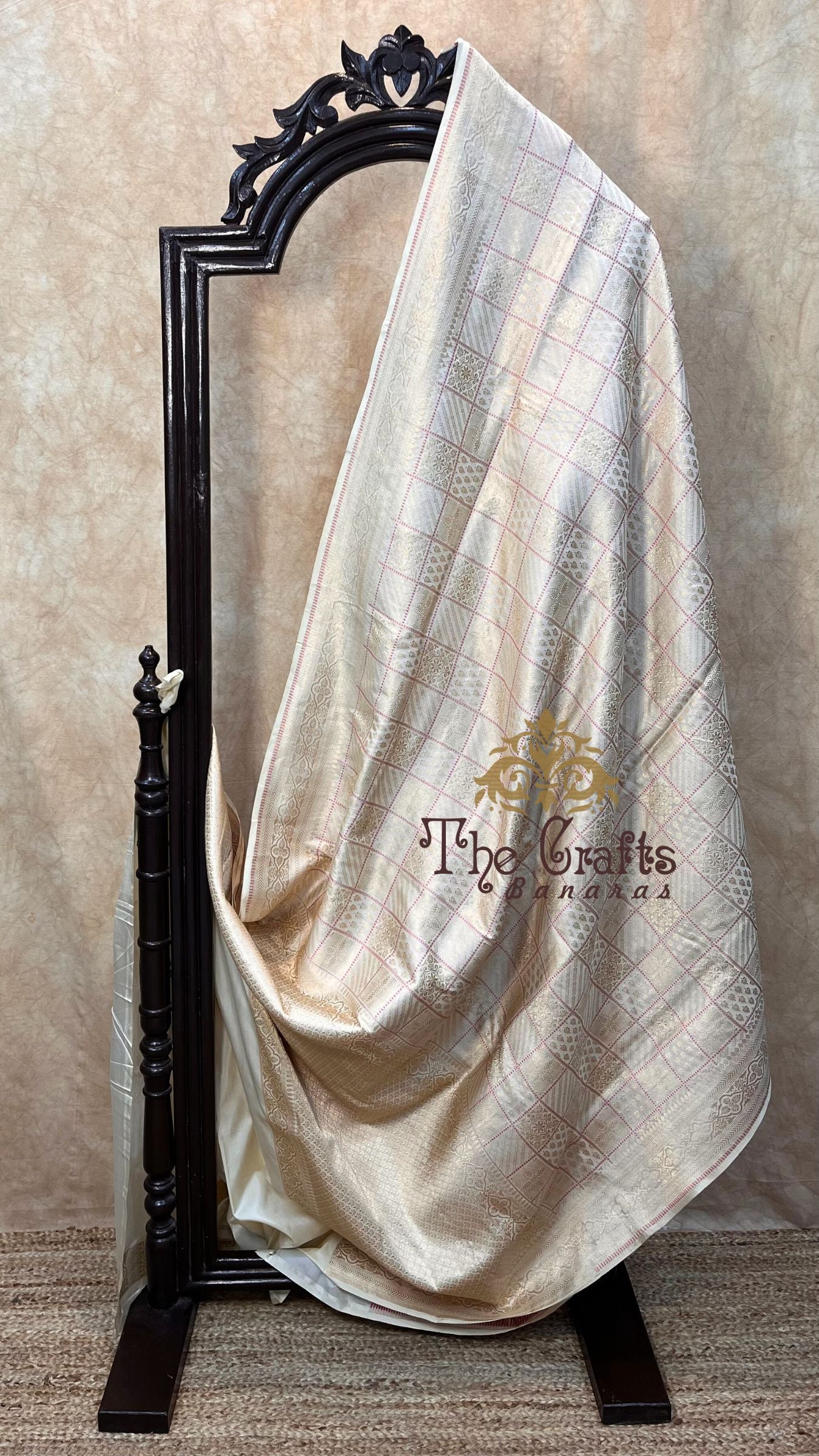 Pure Katan Silk Handloom Banarasi Saree - Tanchui Brocade Meena