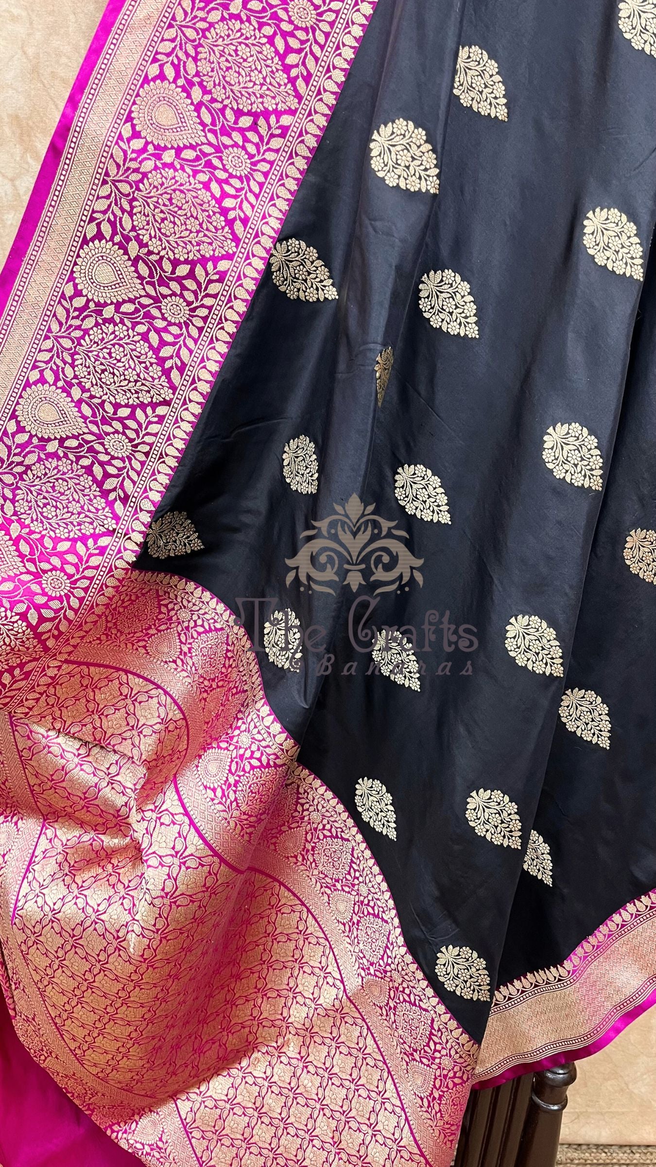 Pure Katan Silk Handloom Banarasi Saree - Jaal work