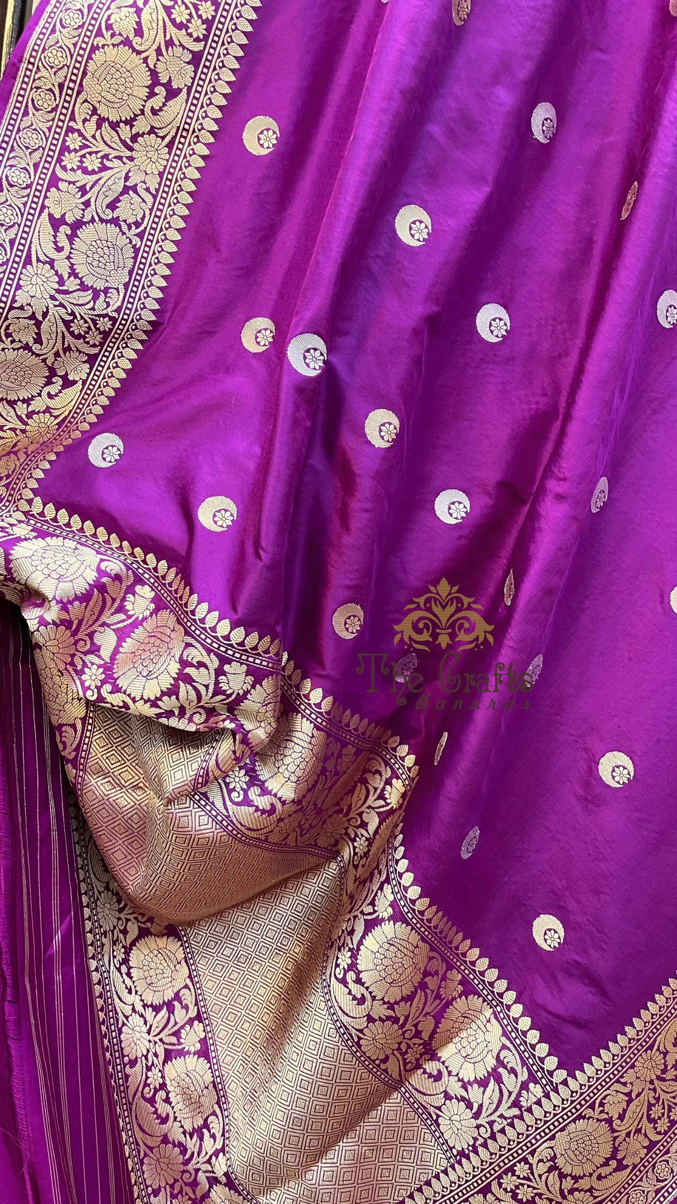 Pure Katan Silk Handloom Banarasi Saree - with kadhua motifs