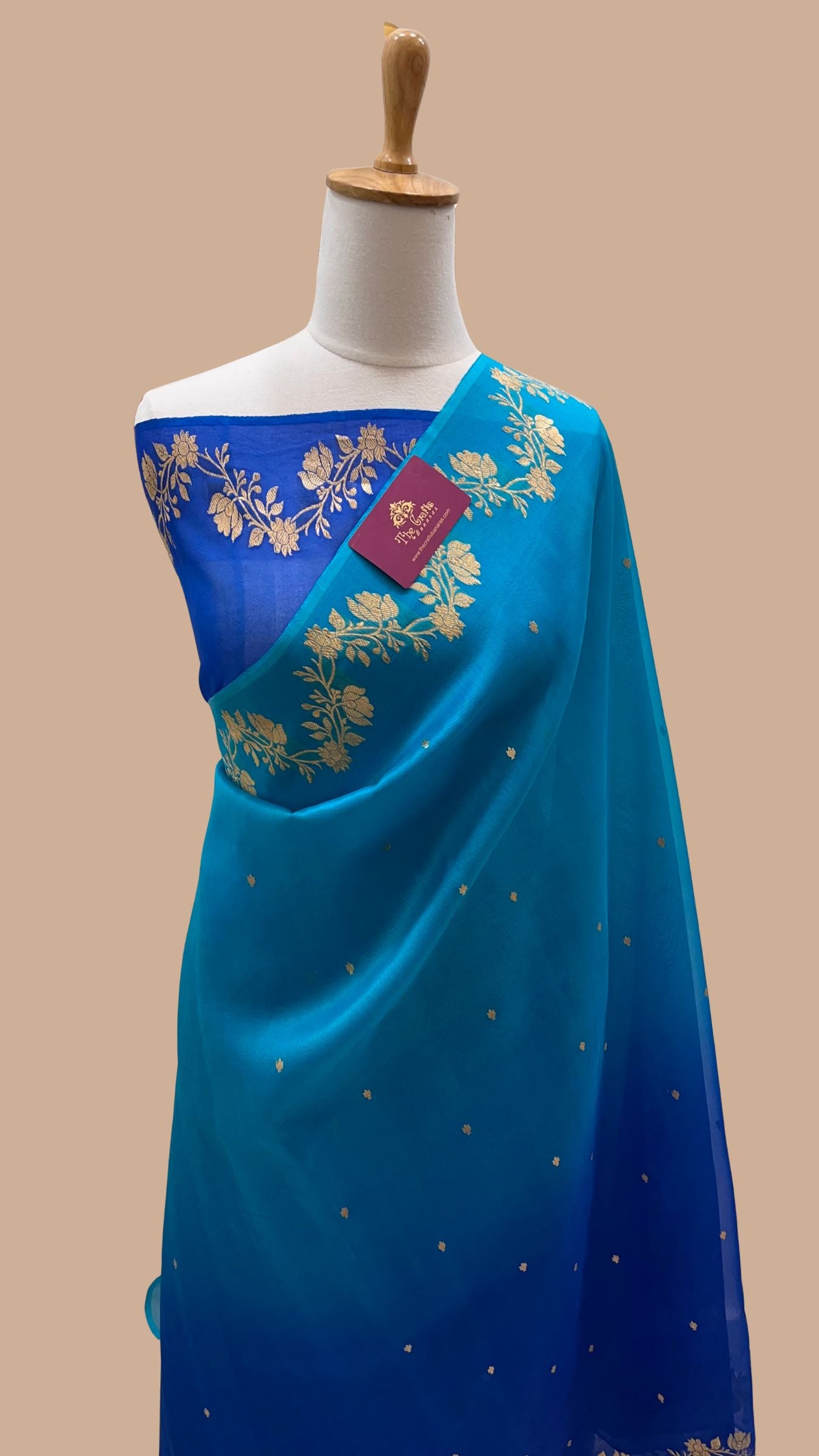Pure Kora Silk Handloom Banarasi Saree - With Kadhua motifs