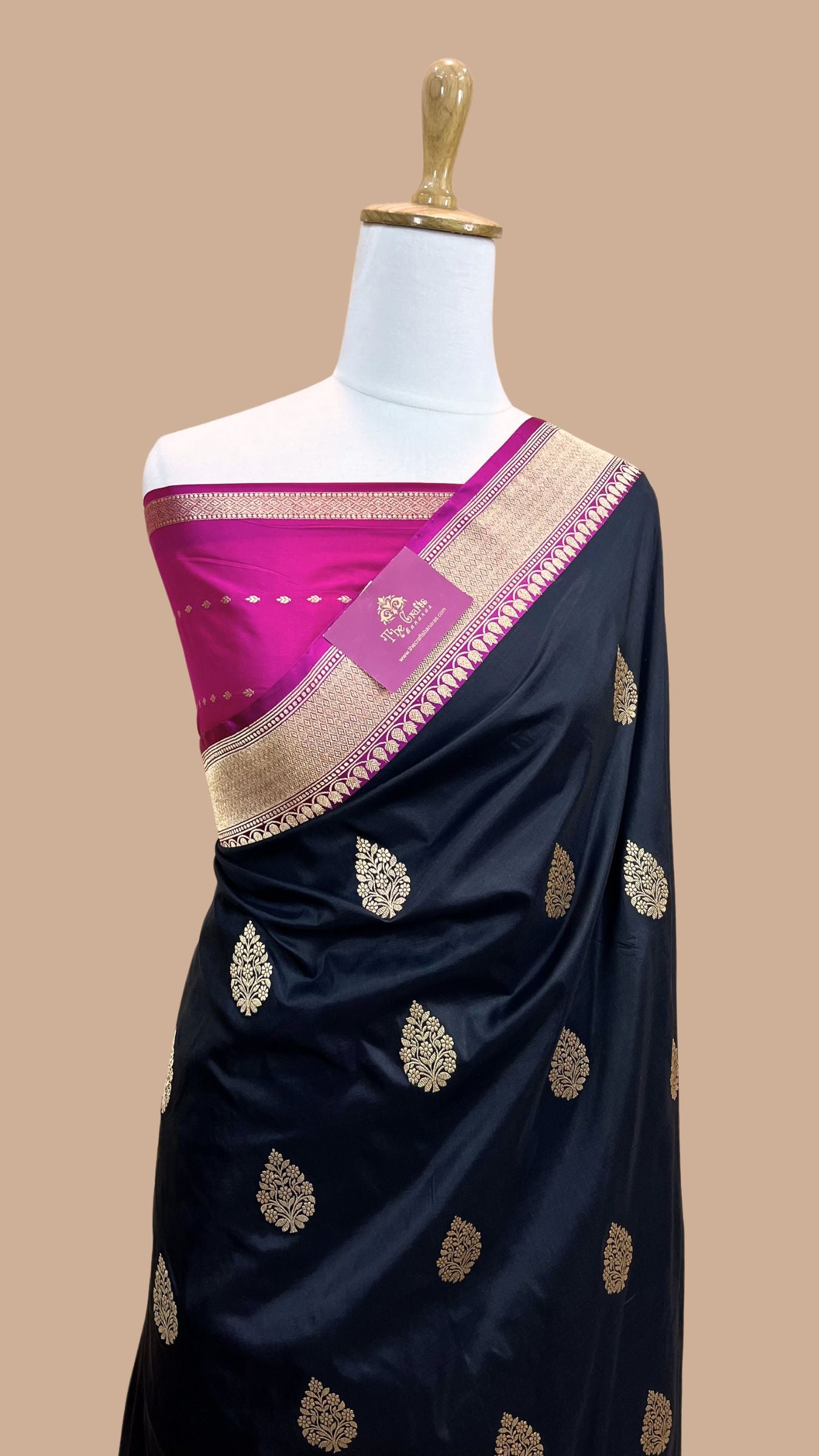 Pure Katan Silk Handloom Banarasi Saree - Jaal work