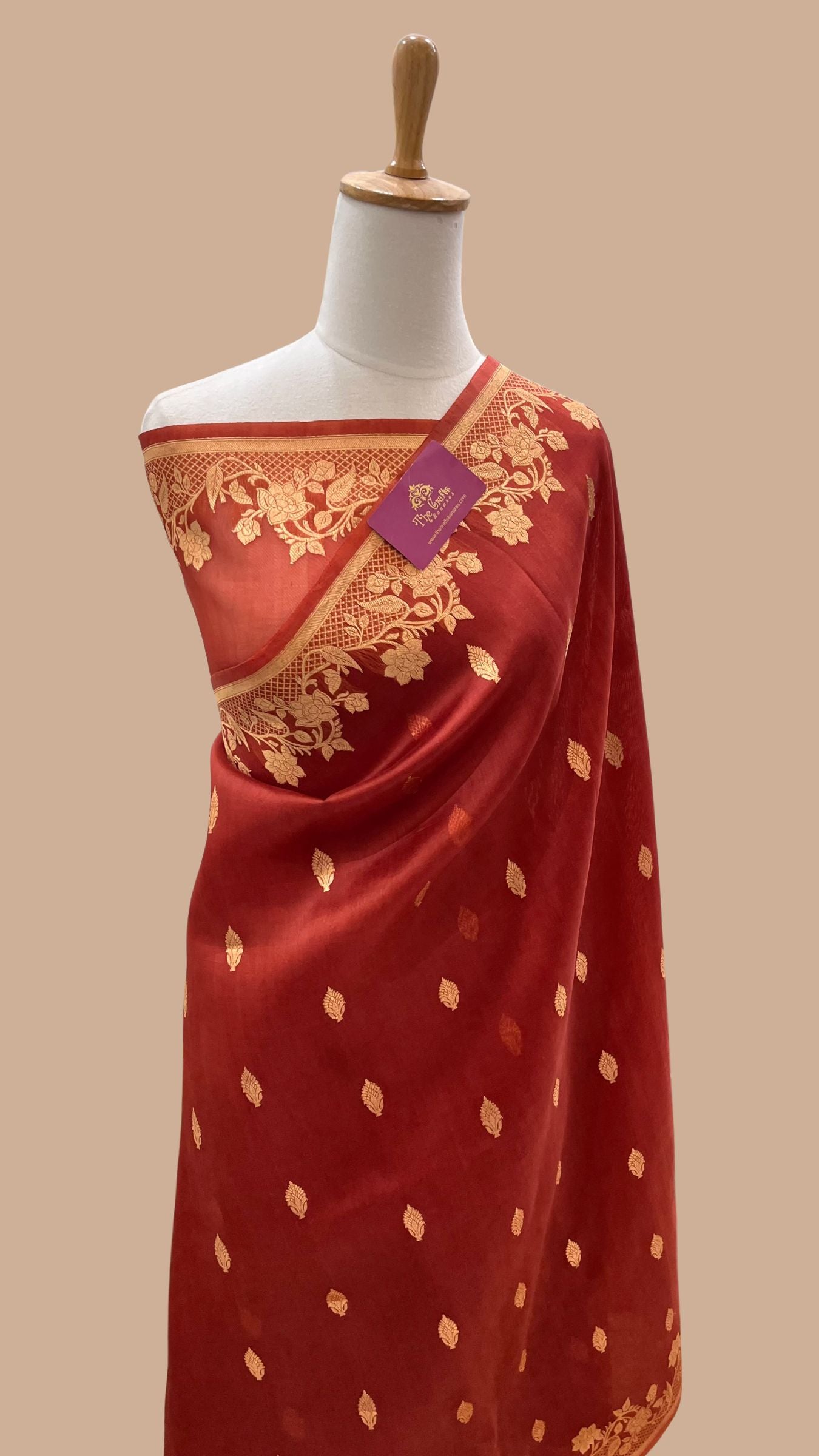 Pure Kora Silk Handloom Banarasi Saree - With Kadhua motifs