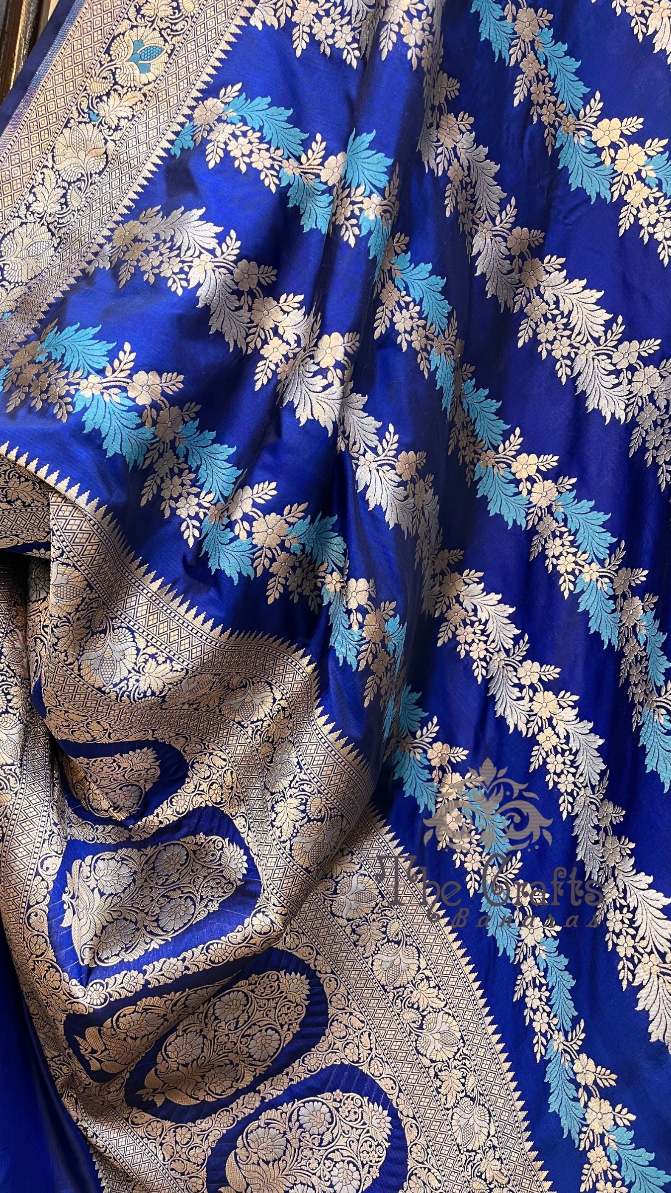 Pure Katan Silk Handloom Banarasi Saree - Jaal Work With Meenakari