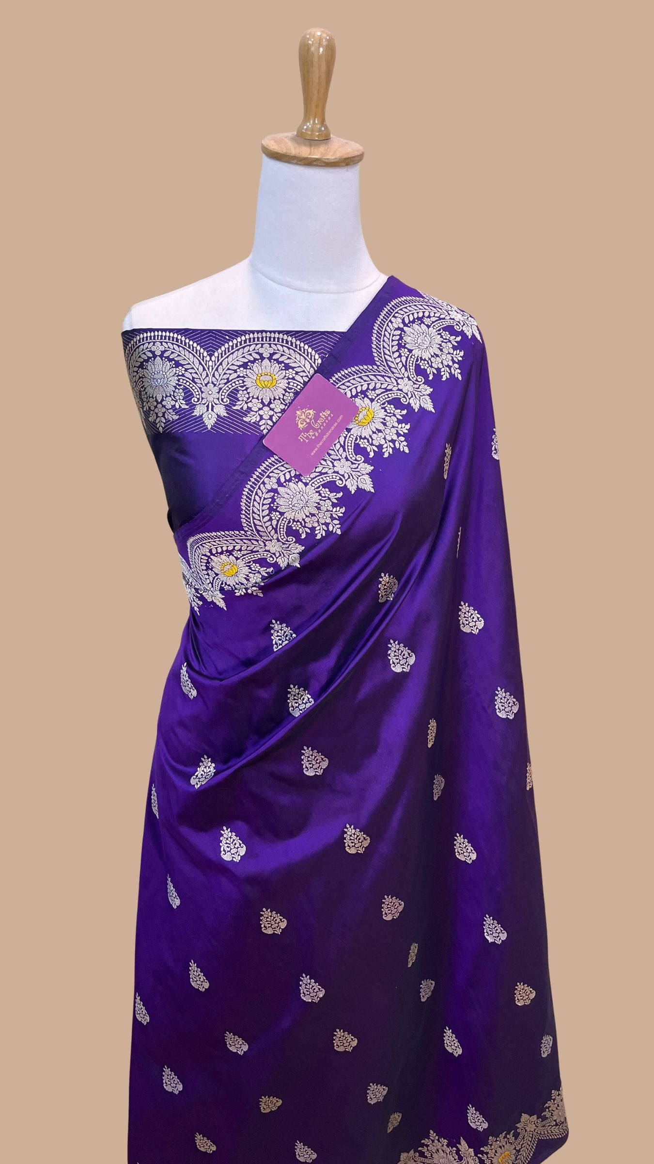 Pure Katan Silk Handloom Banarasi Saree - with kadhua meenakari motifs