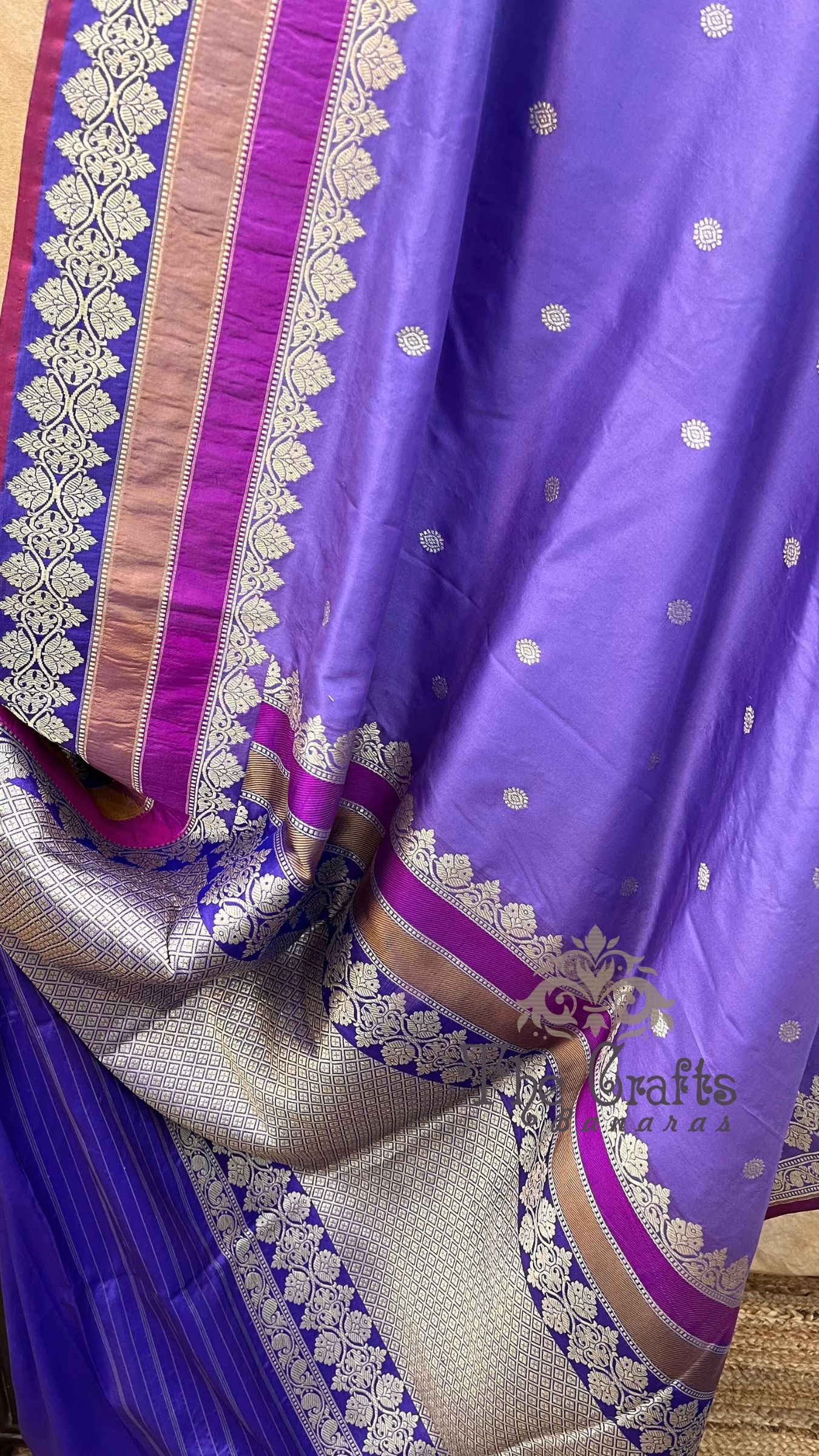 Pure Katan Silk Handloom Banarasi Saree - With Sona Roopa kadhua Motifs