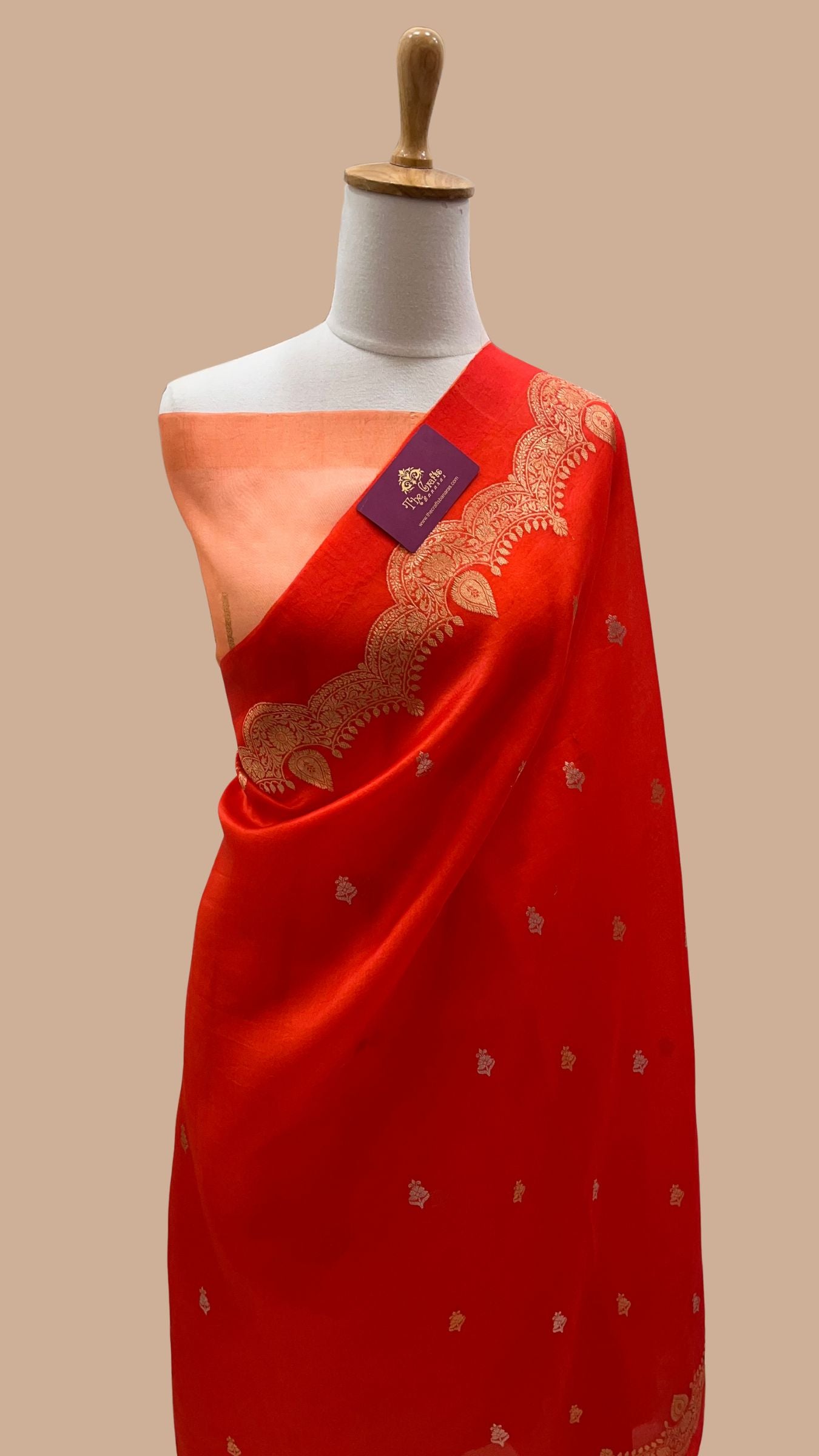 Pure Kora Silk Handloom Banarasi Saree - With Kadhua motifs