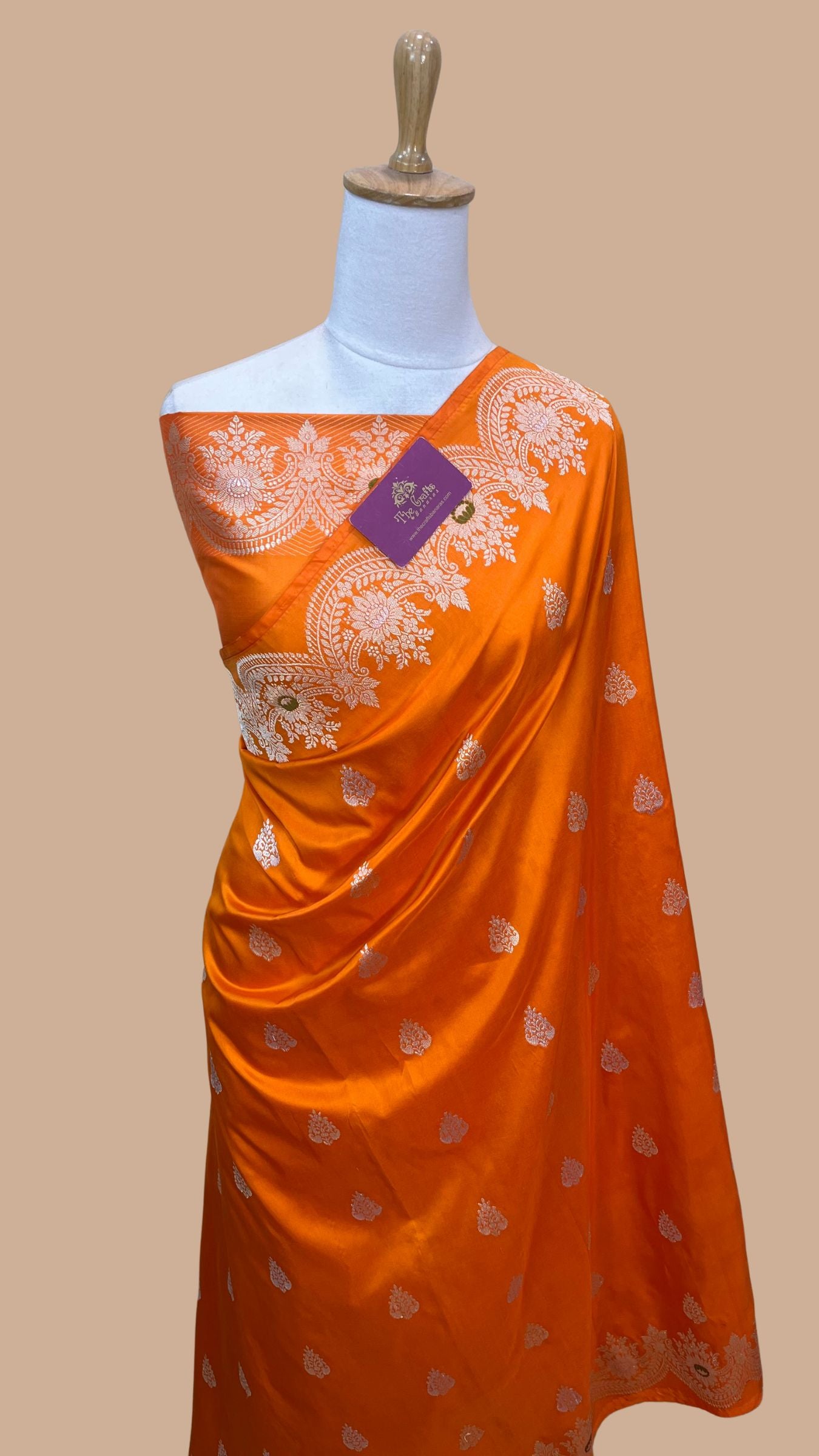 Pure Katan Silk Handloom Banarasi Saree - with kadhua meenakari motifs