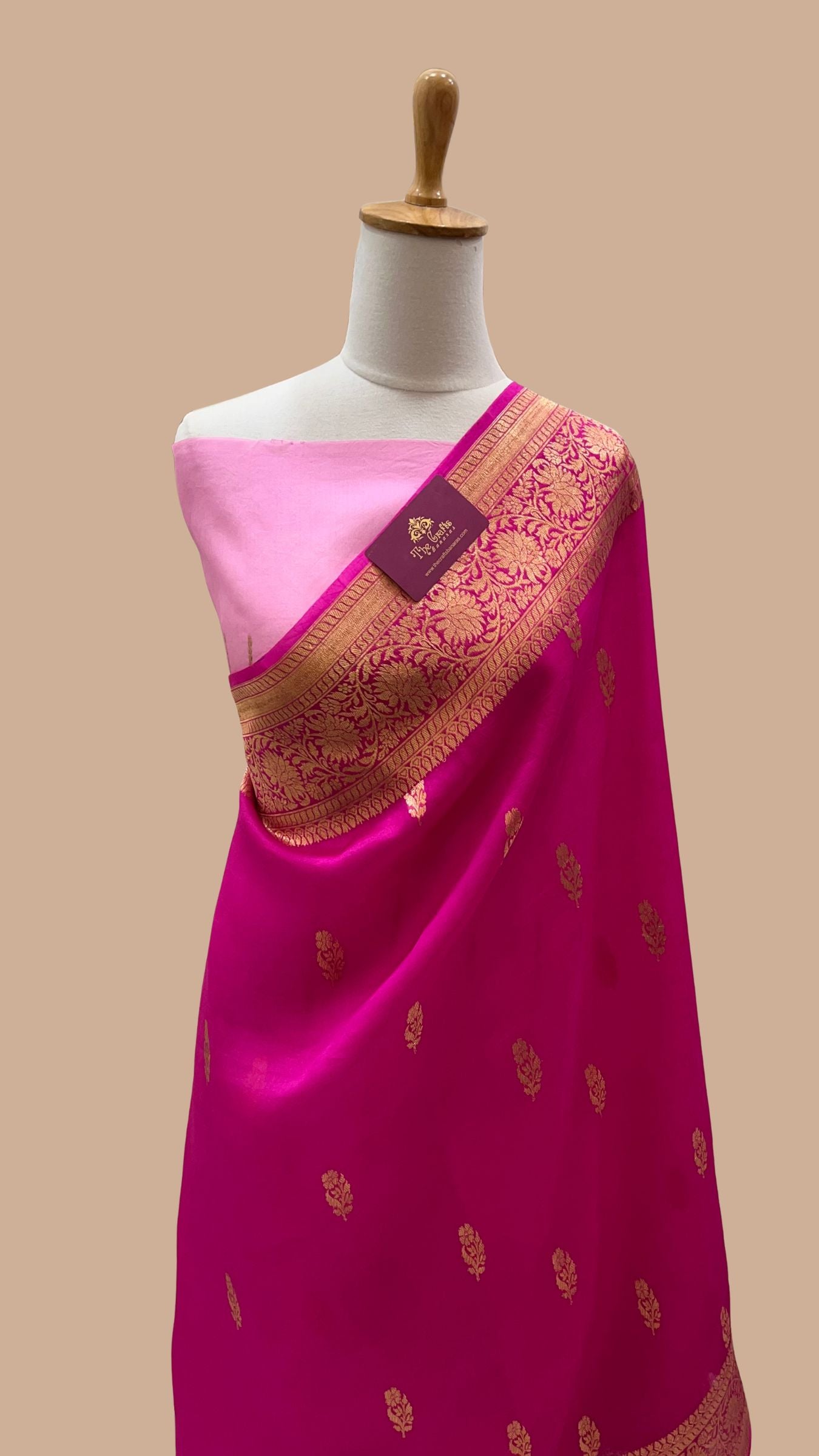 Pure Kora Silk Handloom Banarasi Saree - With Kadhua motifs