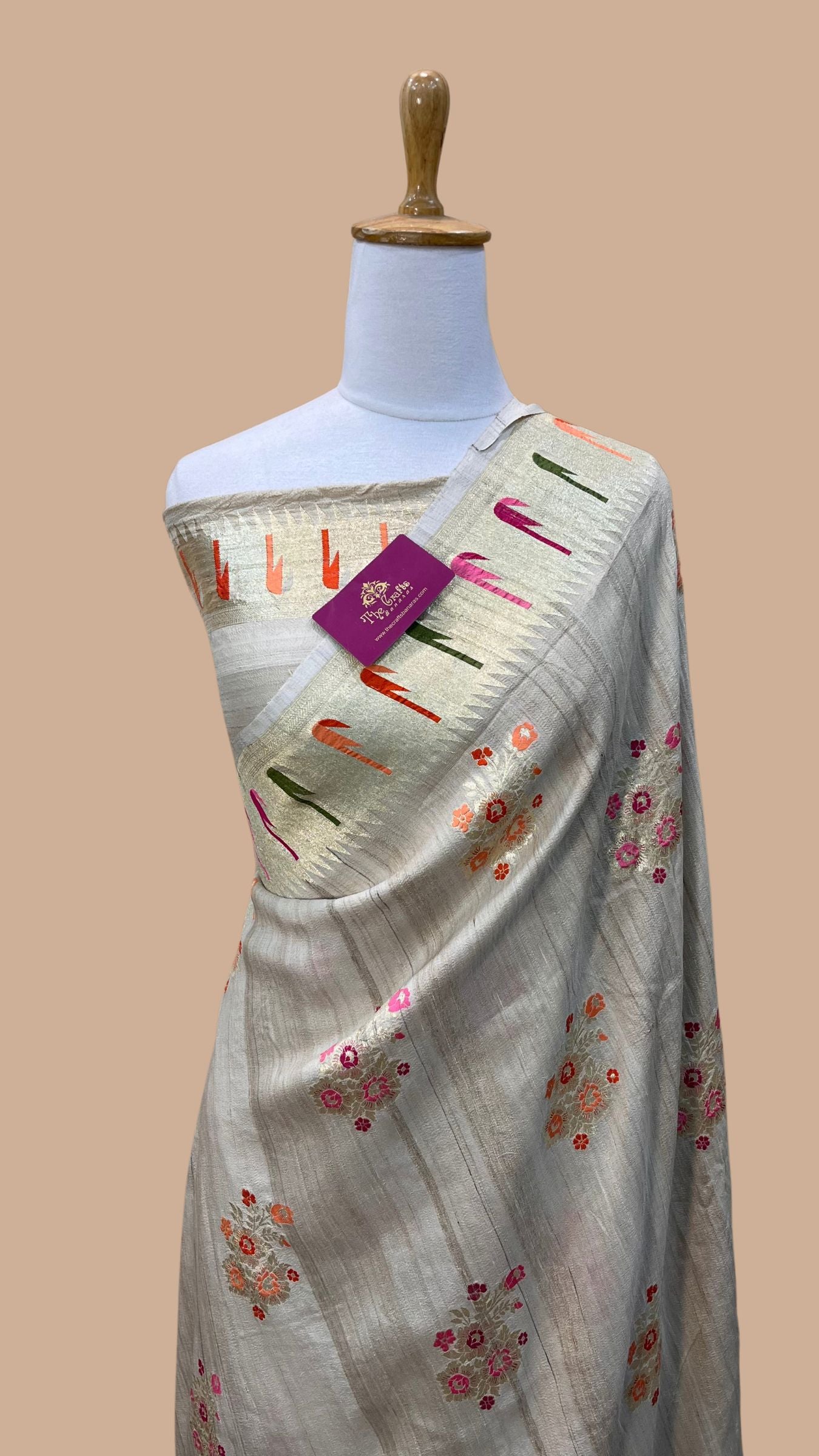 Tussar Georgette Handloom Banarasi Saree - Jaal with Meenakari