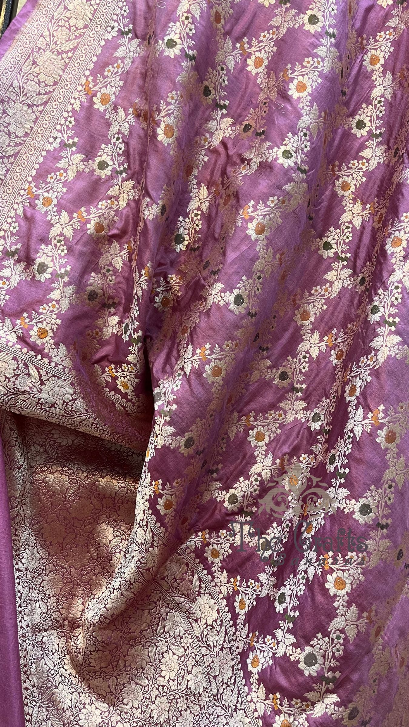 Pure Katan Silk Handloom Banarasi Saree - Jaal Work With Meenakari