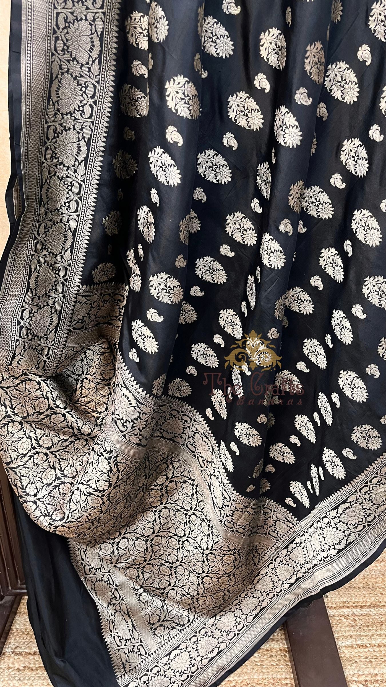 Pure Katan Silk Handloom Banarasi Saree - Jaal work