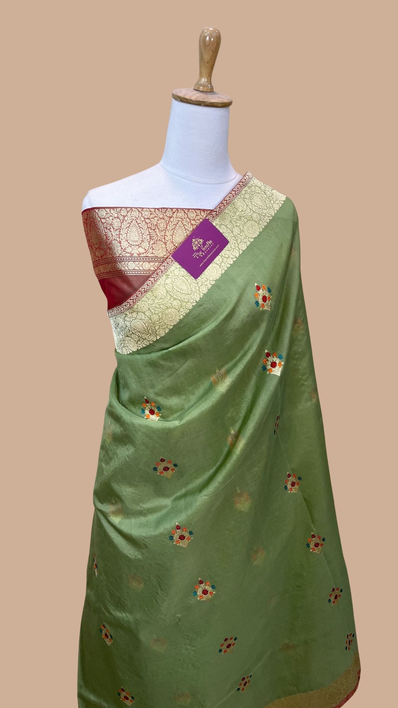 Pure Kora Silk Handloom Banarasi Saree - with kadhua meenakari motifs