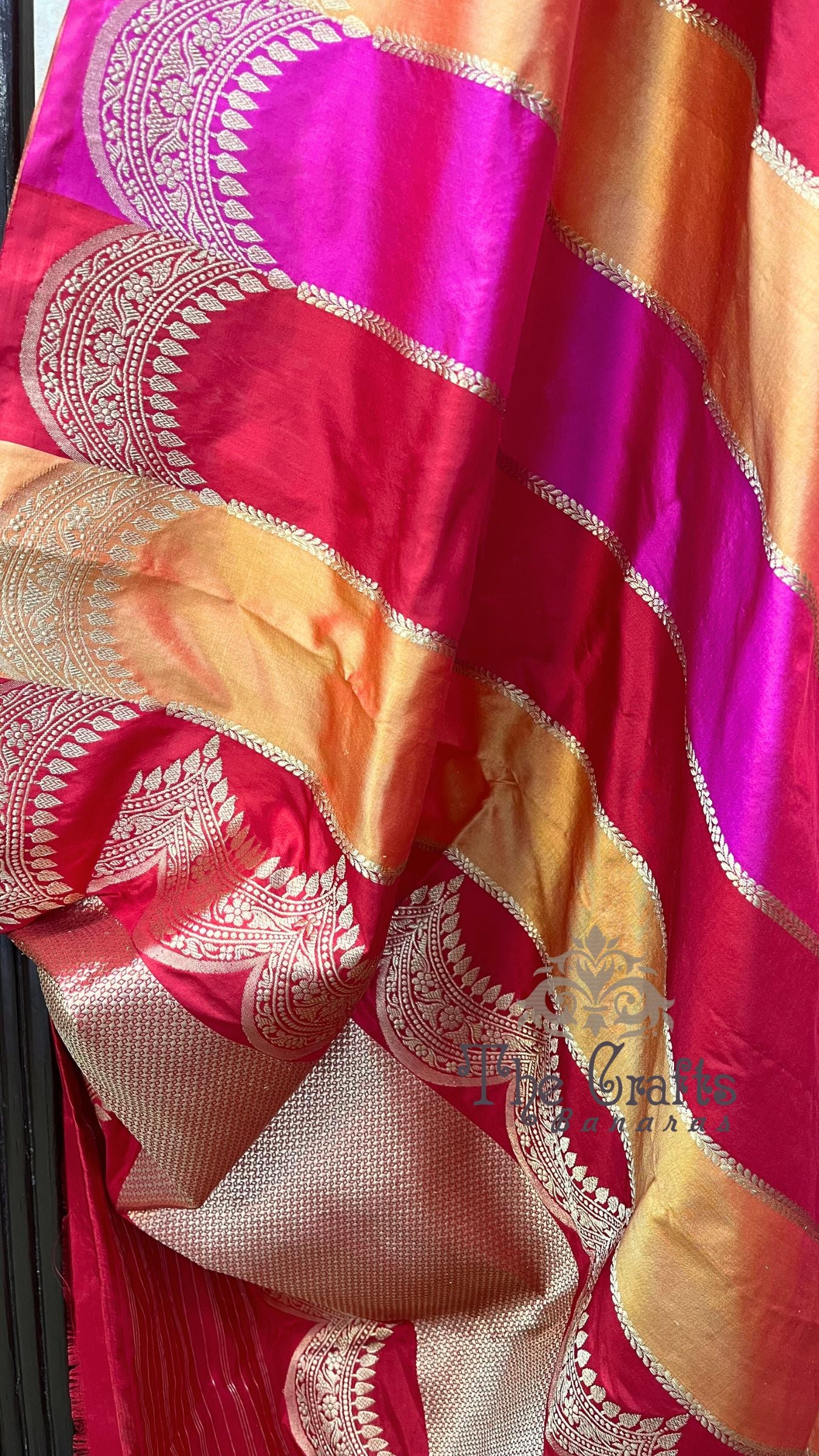 Rangkat Pure Katan Silk Handloom Banarasi Saree - with kadhua work