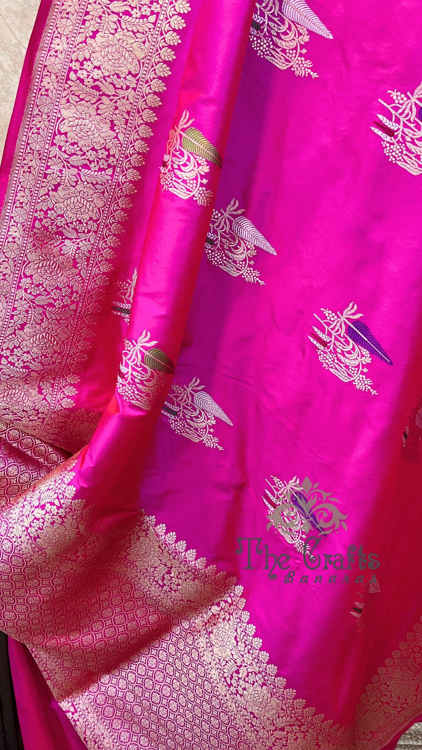 Pure Katan Silk Handloom Banarasi Saree - with kadhua meenakari motifs