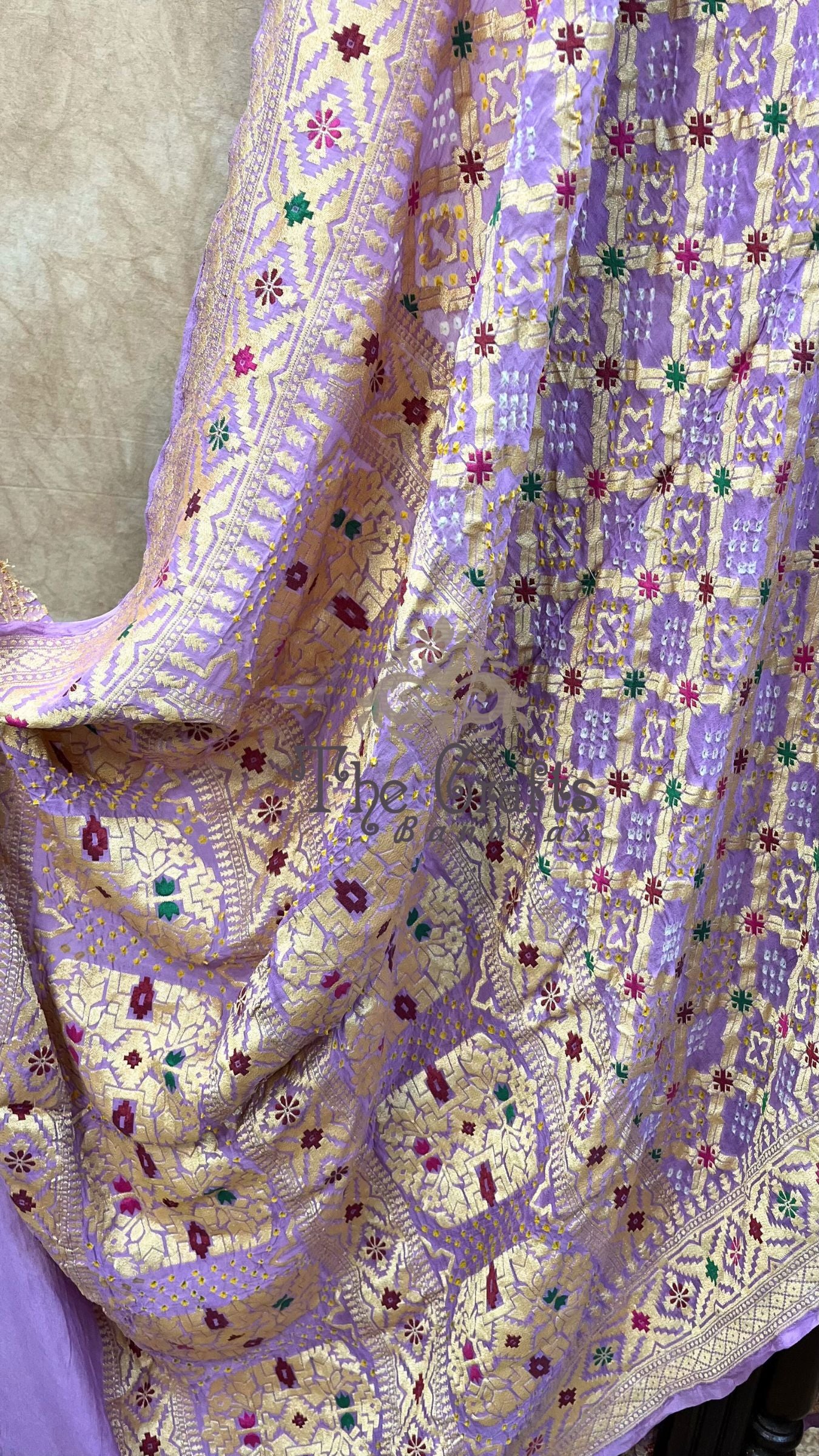 Pure Georgette Banarasi Handloom Bandhej Saree-With Meenakari Work