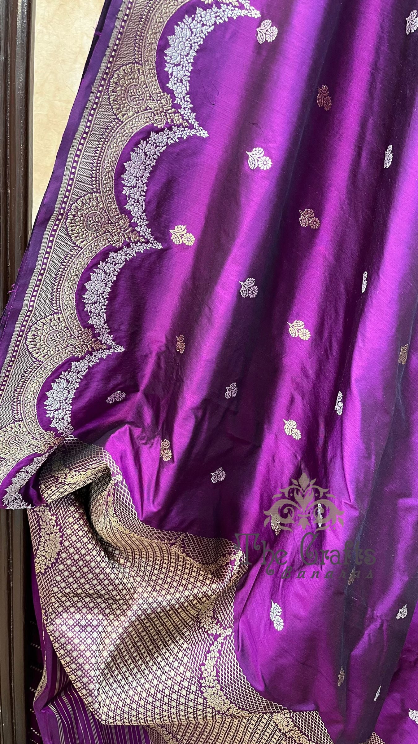 Pure Katan Silk Handloom Banarasi Saree - With Kadhua Sona Rupa Buti