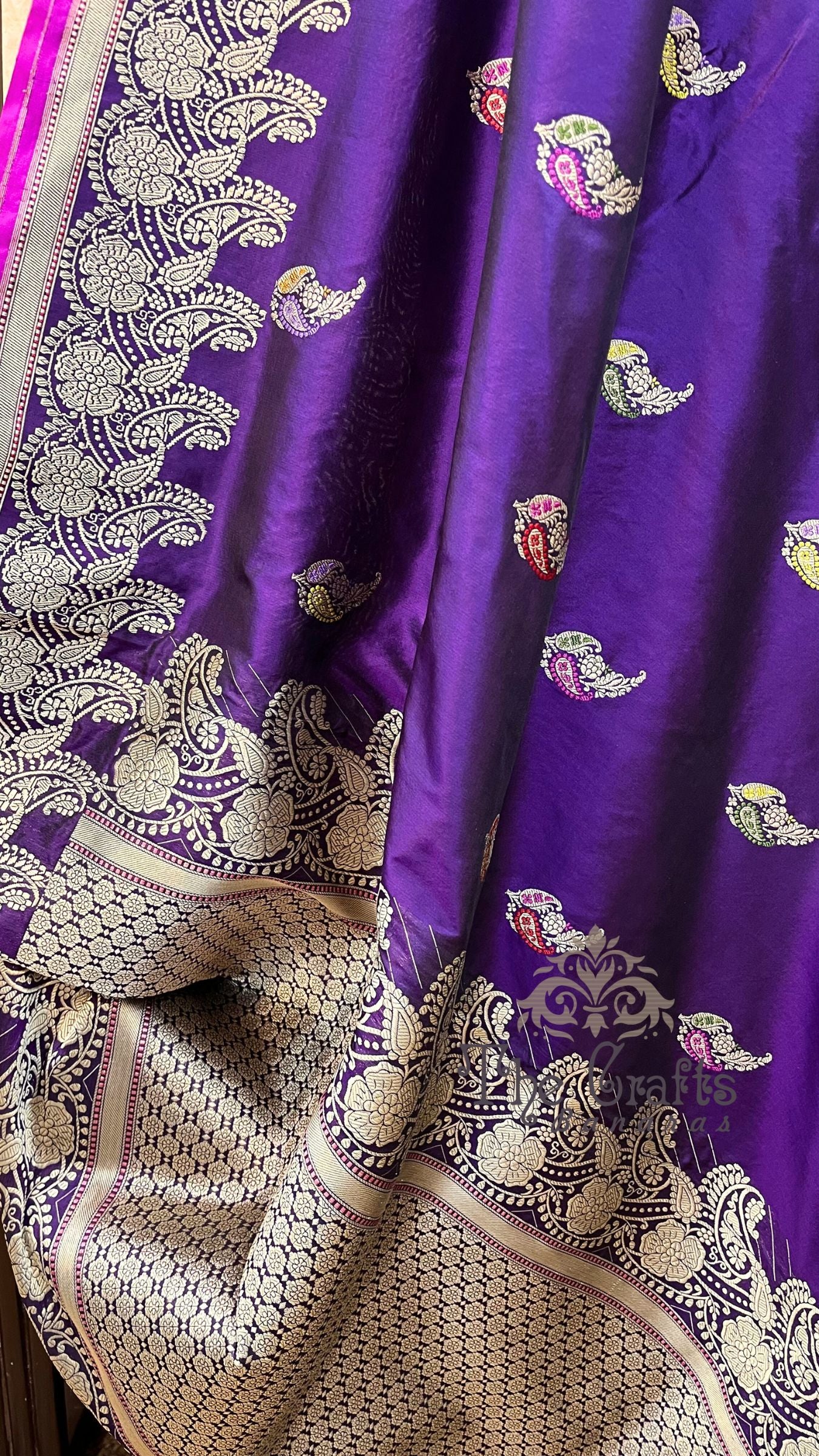 Pure Katan Silk Handloom Banarasi Saree - with kadhua meenakari motifs