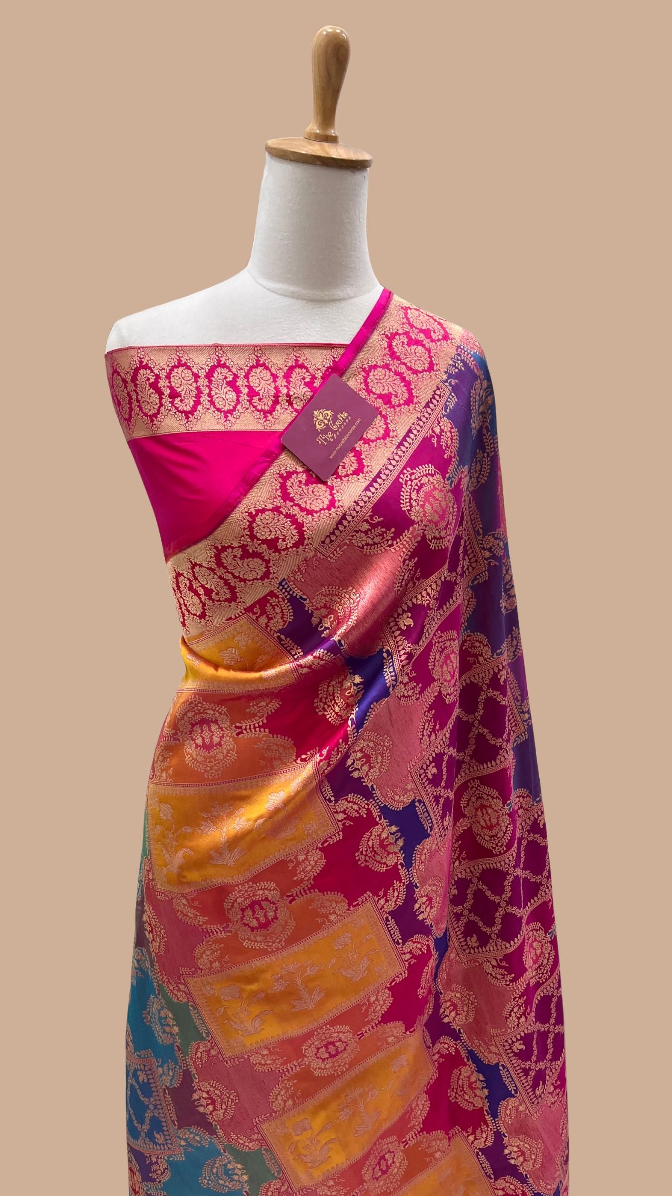 Rangkat Pure Katan Silk Handloom Banarasi Saree - Jaal Work With Meenakari