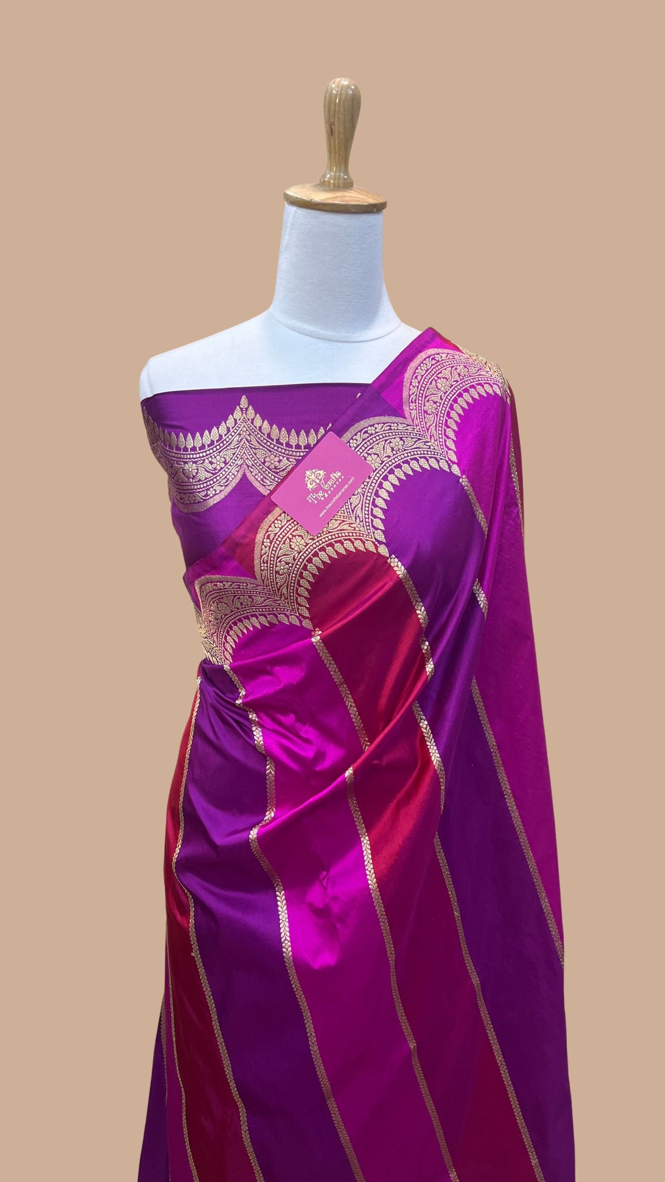 Rangkat Pure Katan Silk Handloom Banarasi Saree - with kadhua work