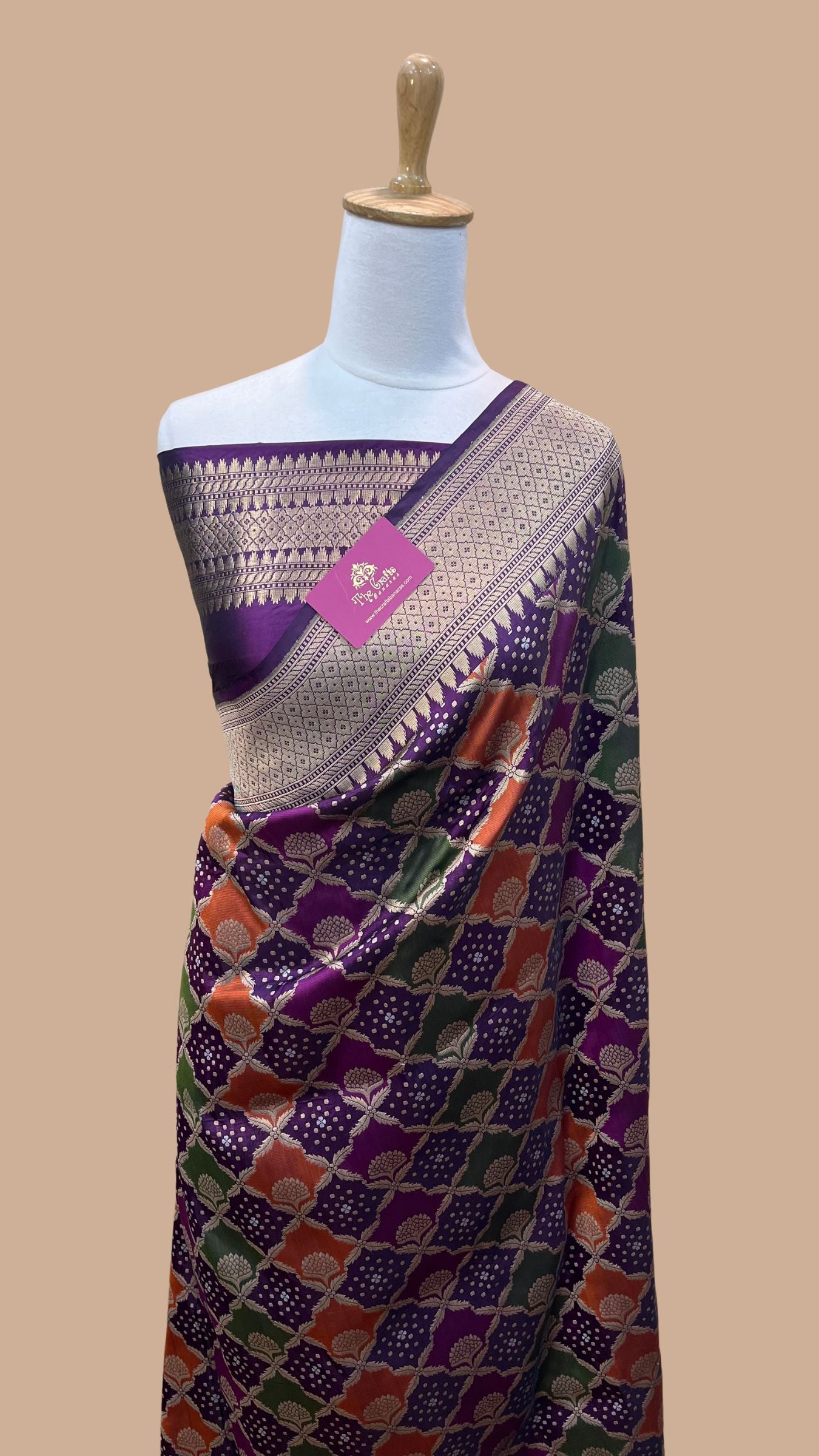 Rangkat Pure Katan Silk Handloom Banarasi Saree - with kadhua work