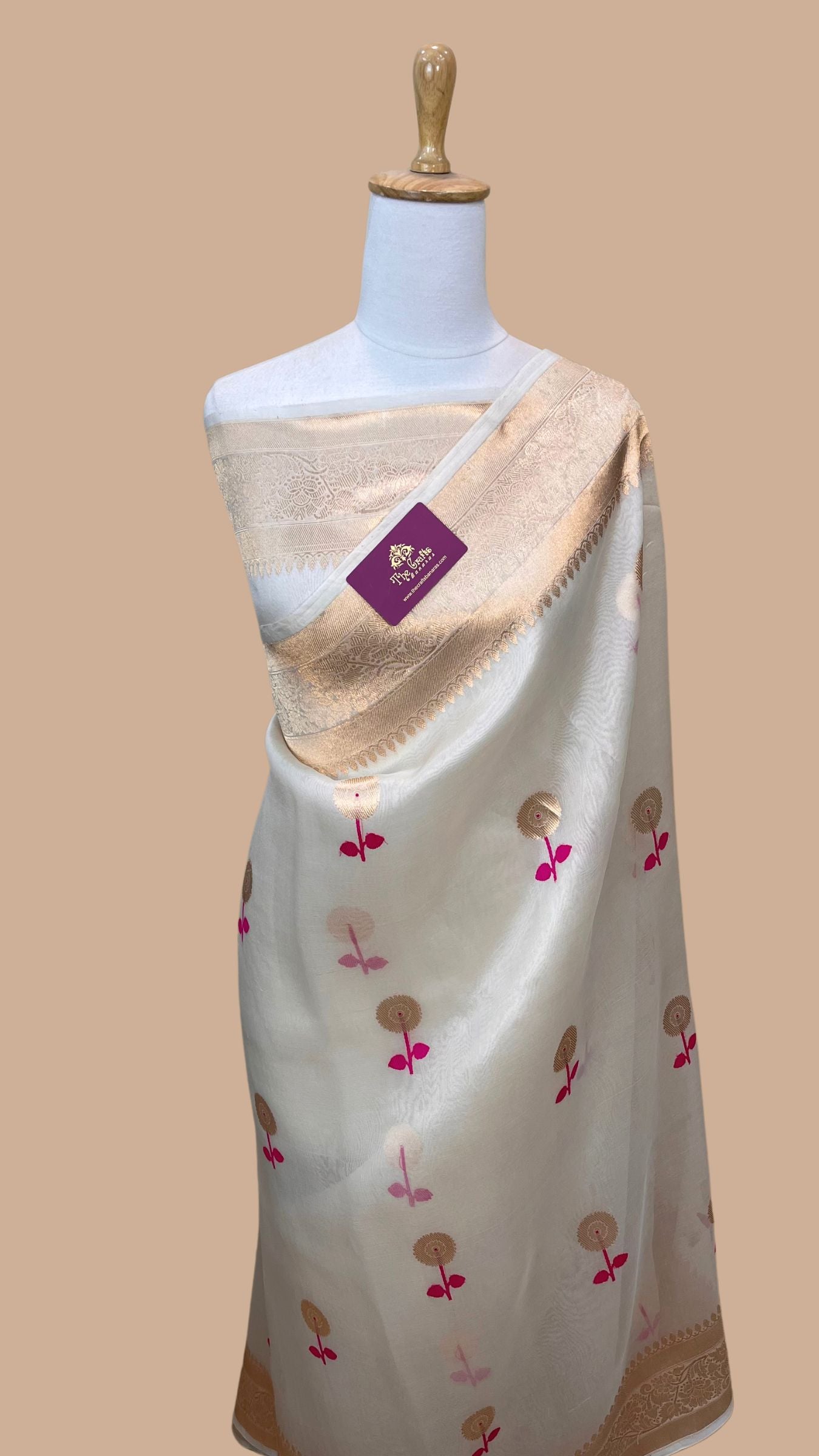 Pure Kora Silk Handloom Banarasi Saree - With Kadhua motifs