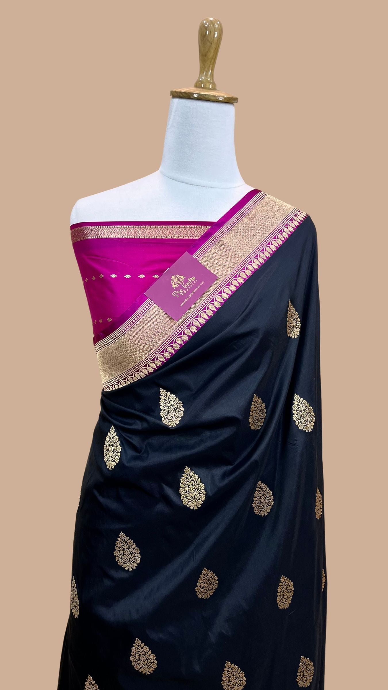 Pure Katan Silk Handloom Banarasi Saree - Jaal work