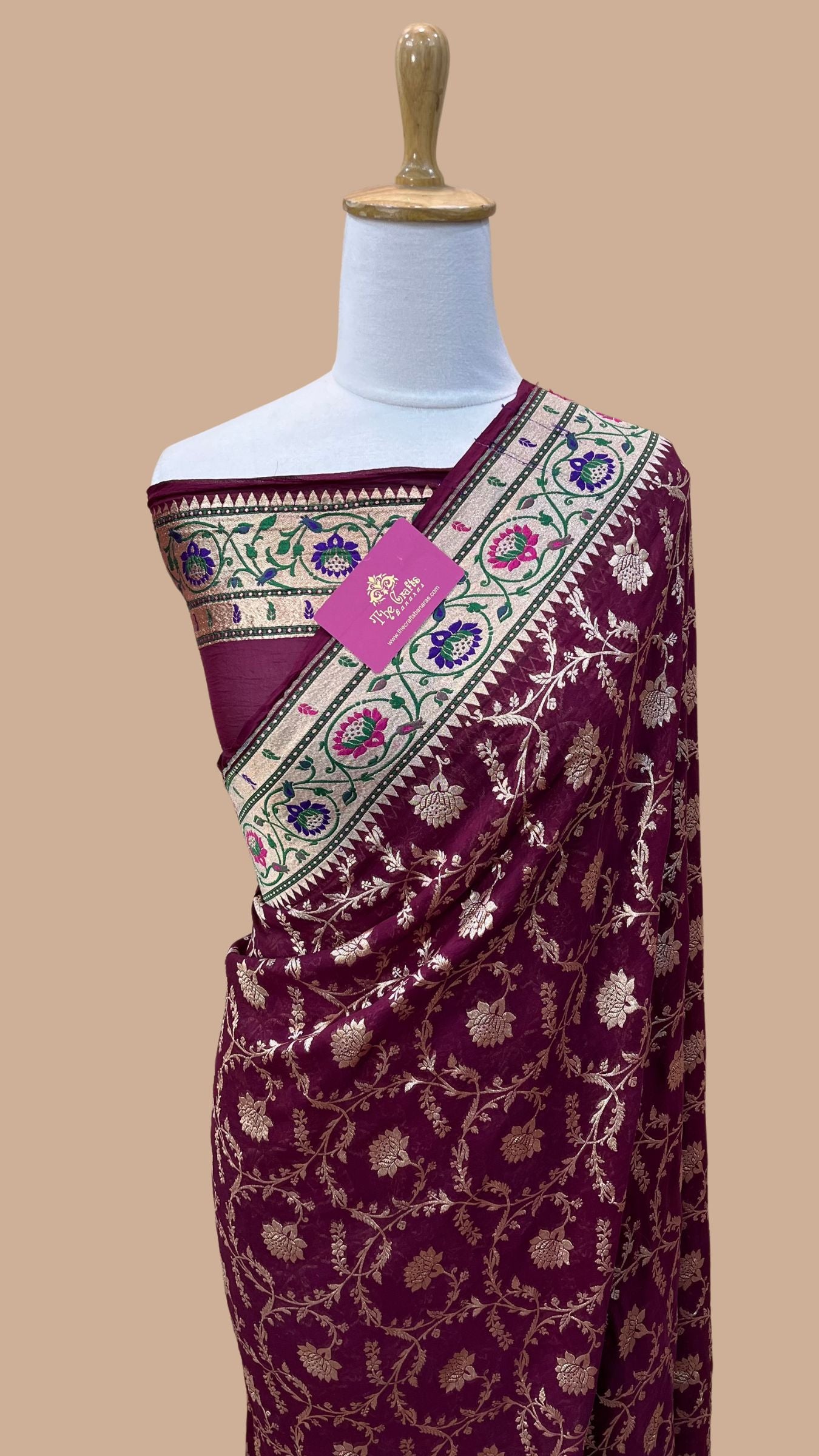 Pure Georgette Handloom Banarasi Saree - Gold zari with meenakari
