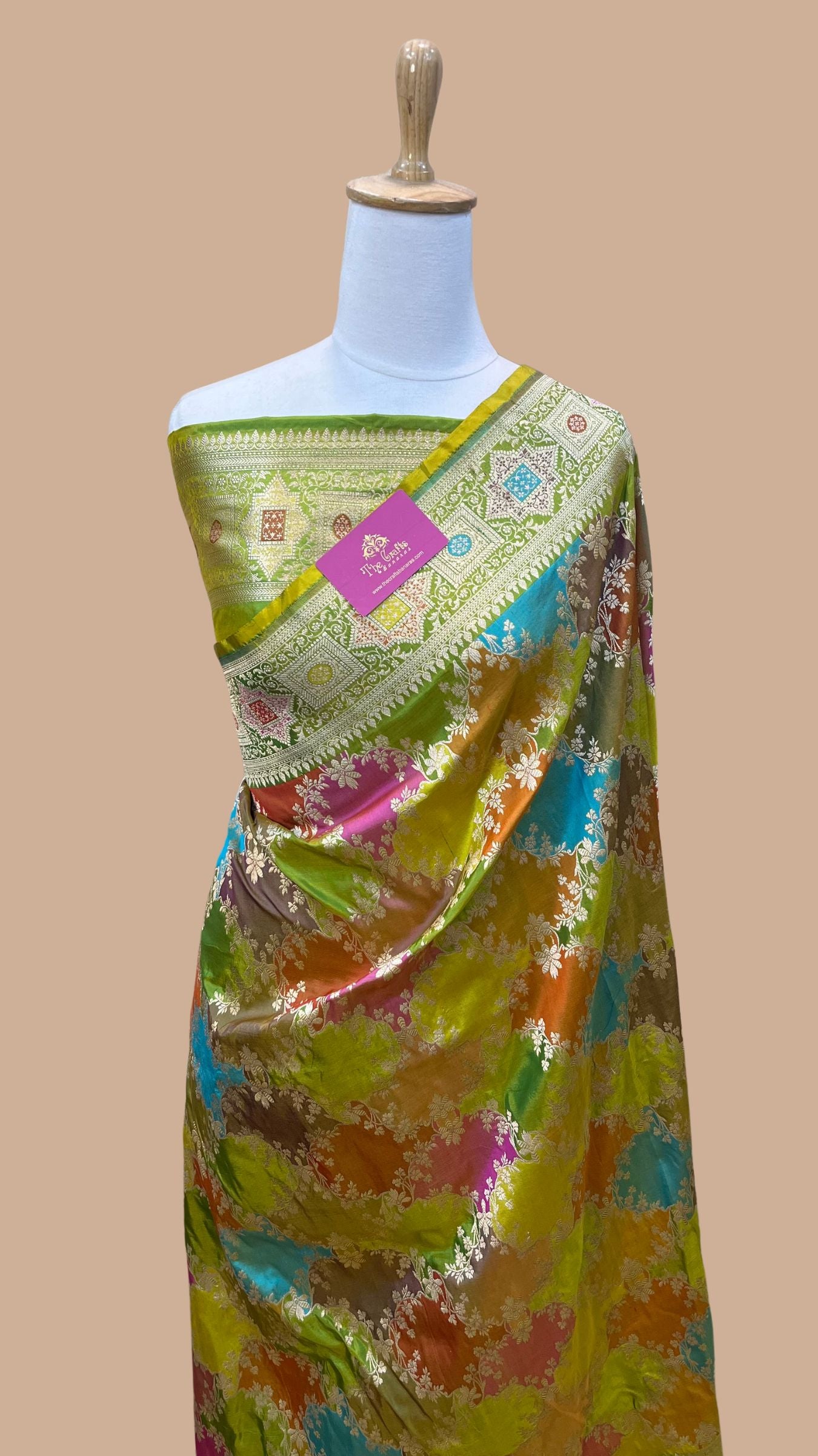 Rangkat Pure Katan Silk Handloom Banarasi Saree - Jaal Work With Meenakari