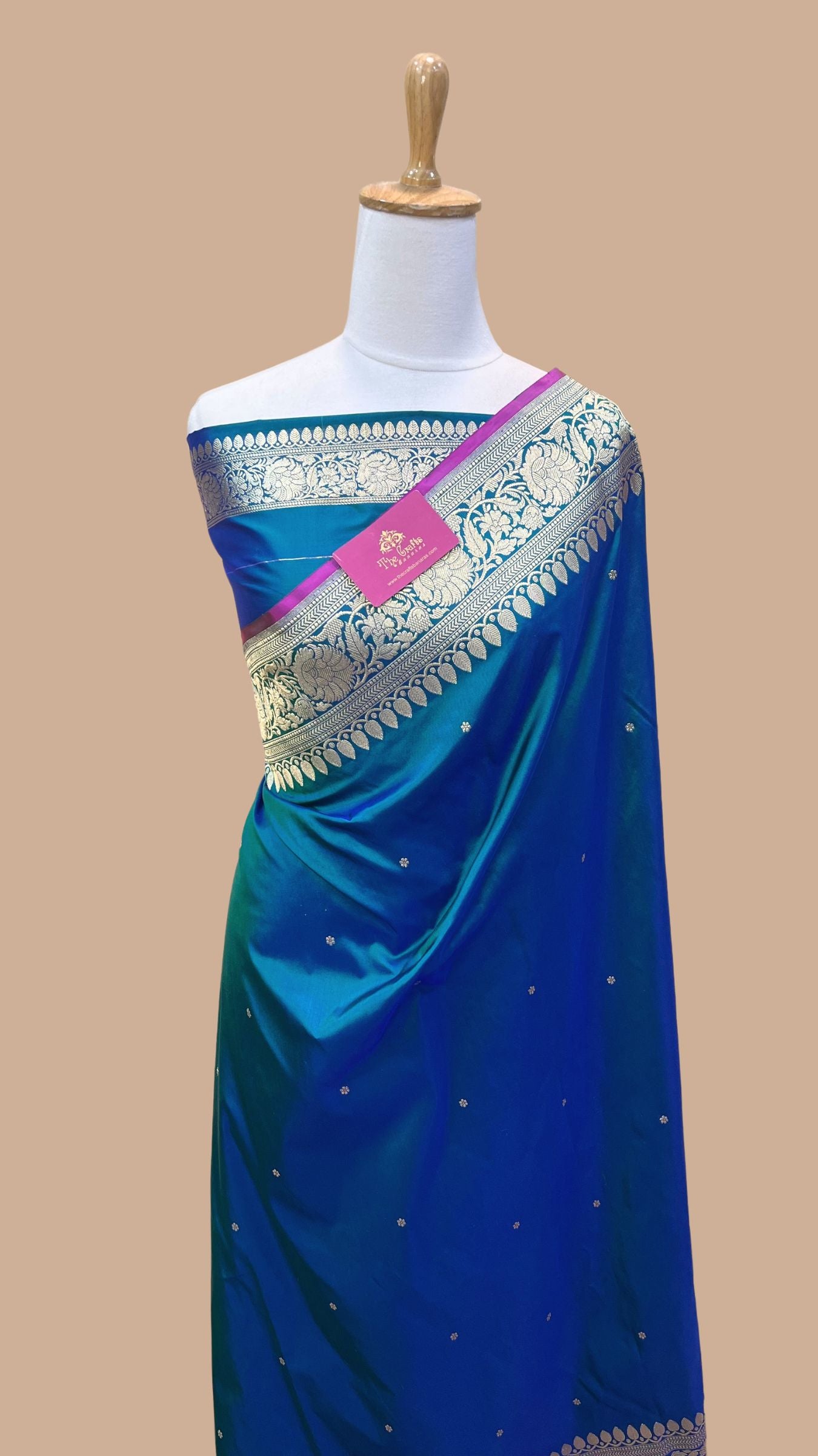 Pure Katan Silk Handloom Banarasi Saree - with kadhua motifs