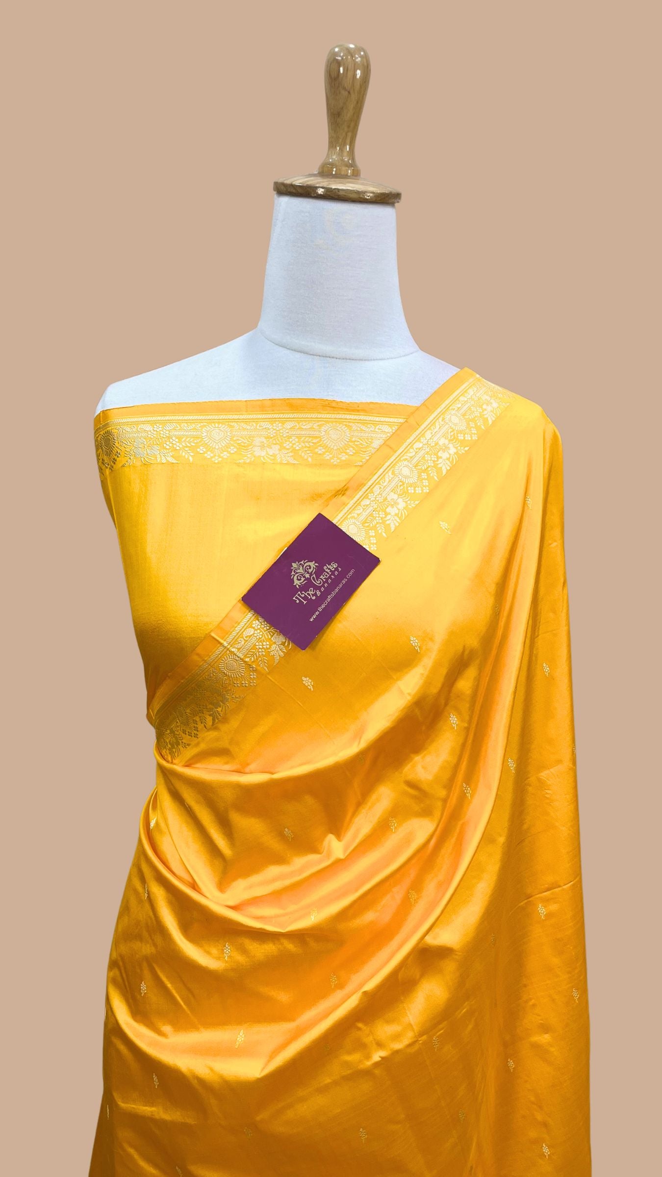 Pure Katan Silk Handloom Banarasi Saree - Chunri Buti