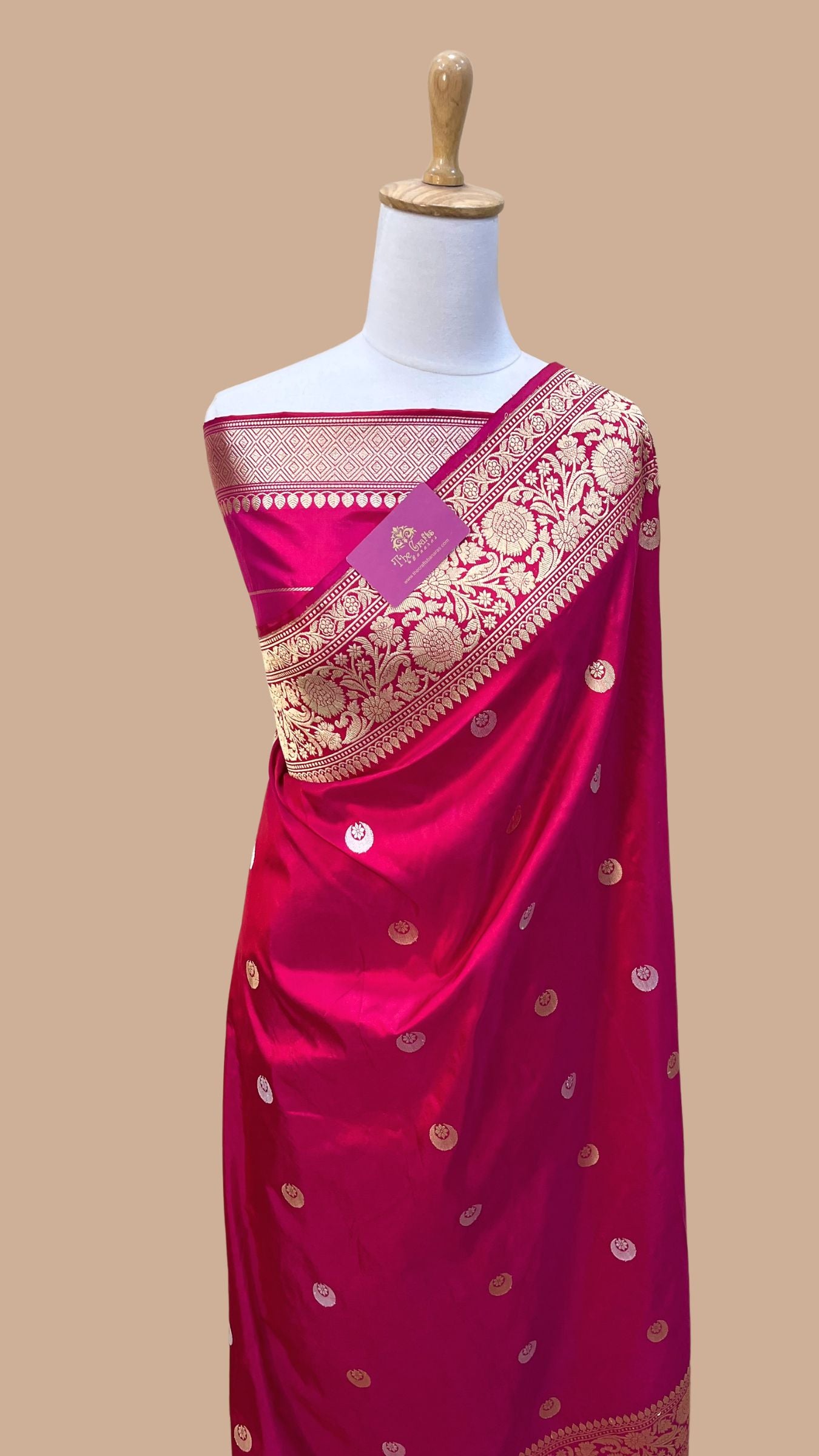 Pure Katan Silk Handloom Banarasi Saree - with kadhua motifs
