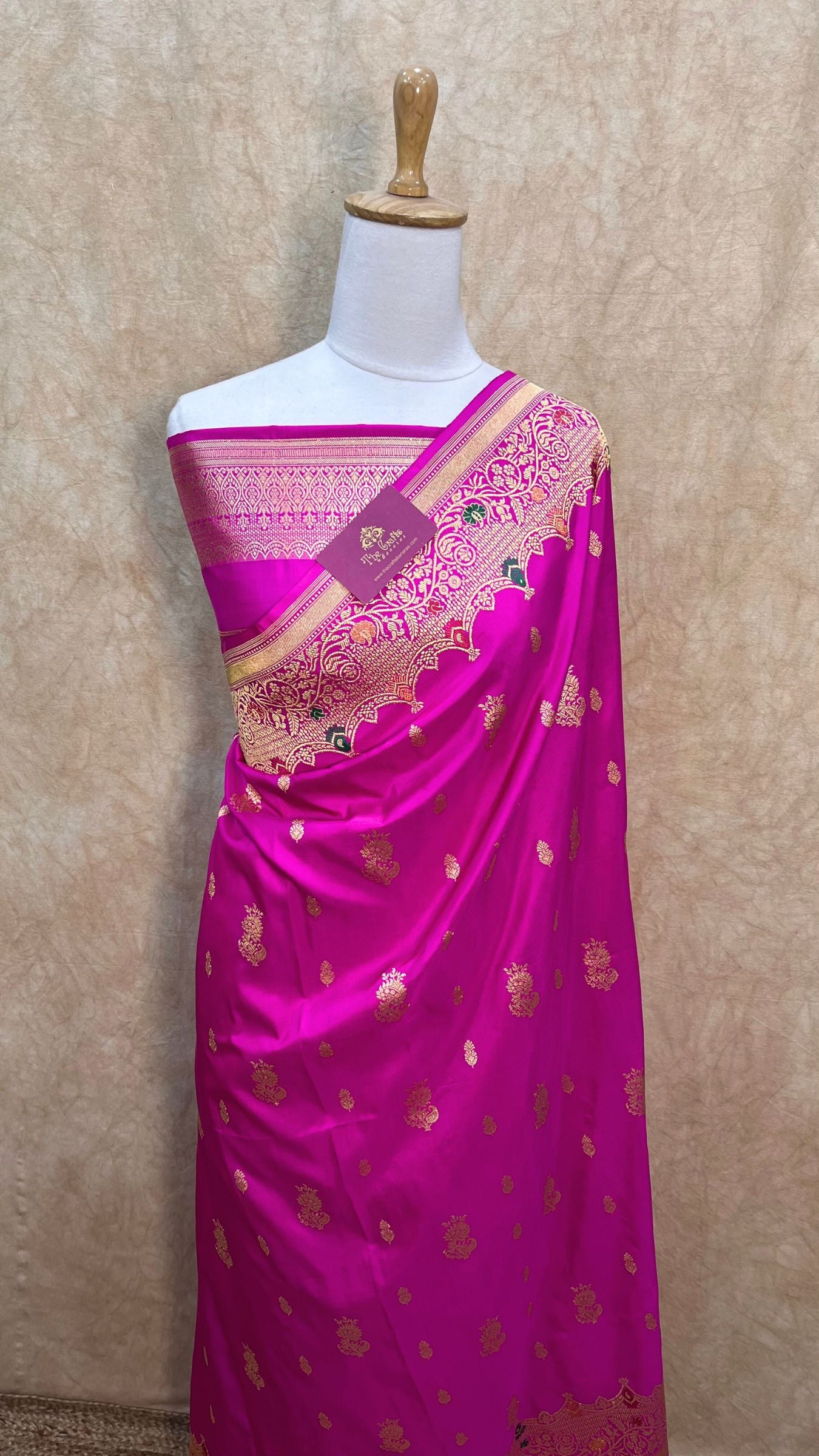 Pure Katan Silk Handloom Banarasi Saree - with sona rupa kadhua motifs