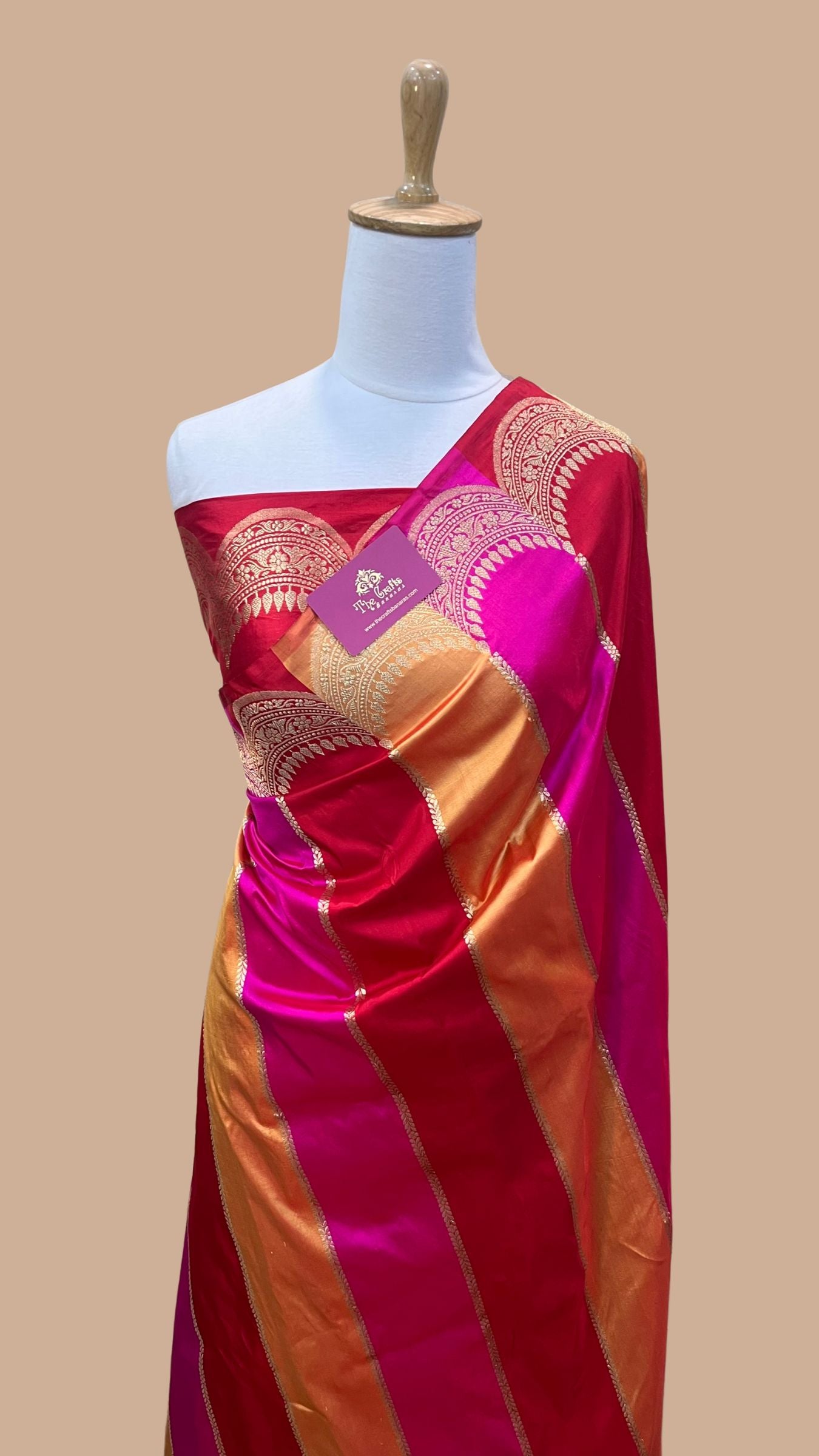 Rangkat Pure Katan Silk Handloom Banarasi Saree - with kadhua work