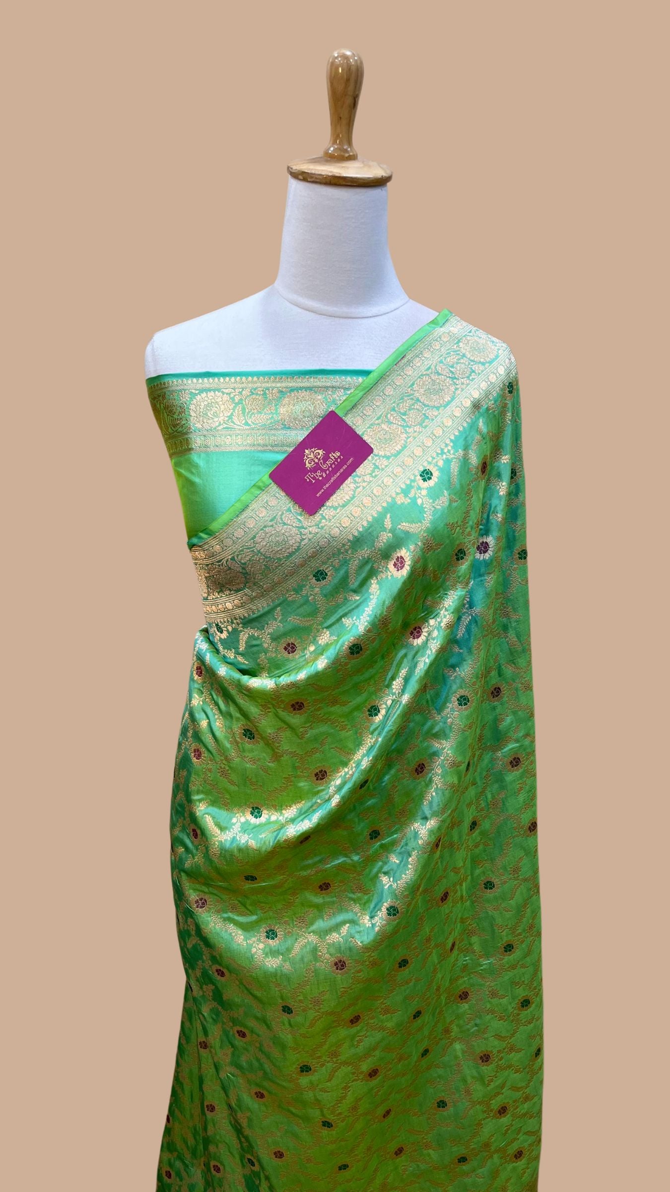 Pure Katan Silk Handloom Banarasi Saree - Jaal Work With Meenakari