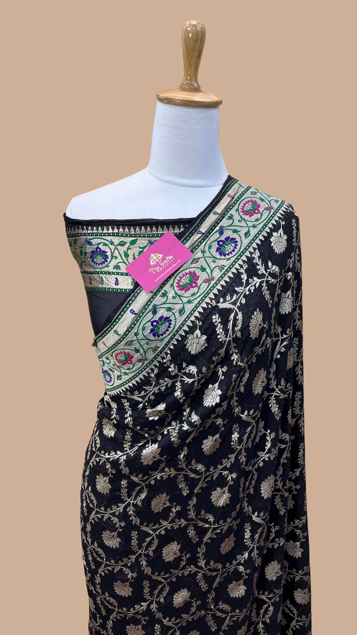 Pure Georgette Handloom Banarasi Saree - Gold zari with meenakari