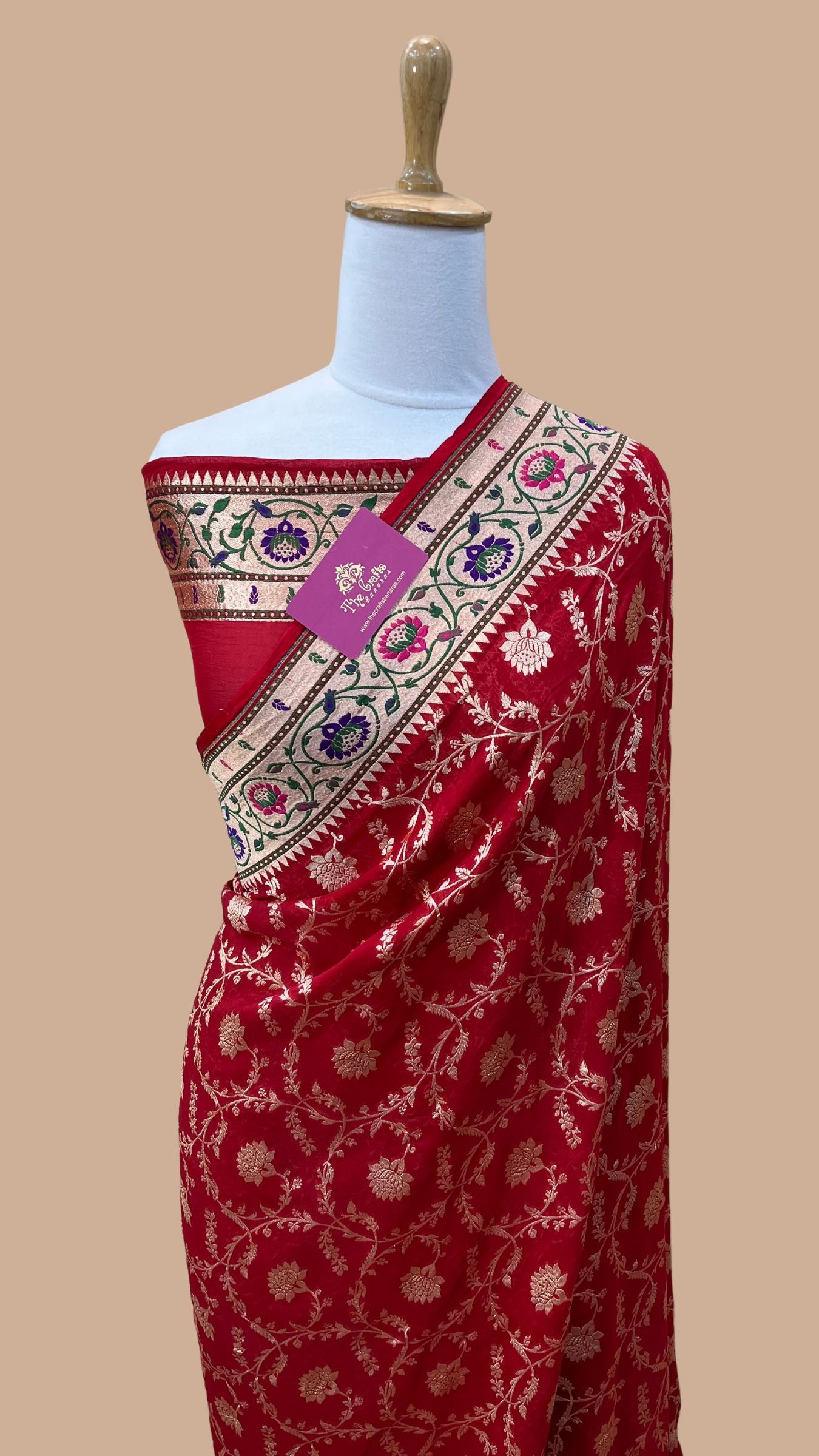 Pure Georgette Handloom Banarasi Saree - Gold zari with meenakari