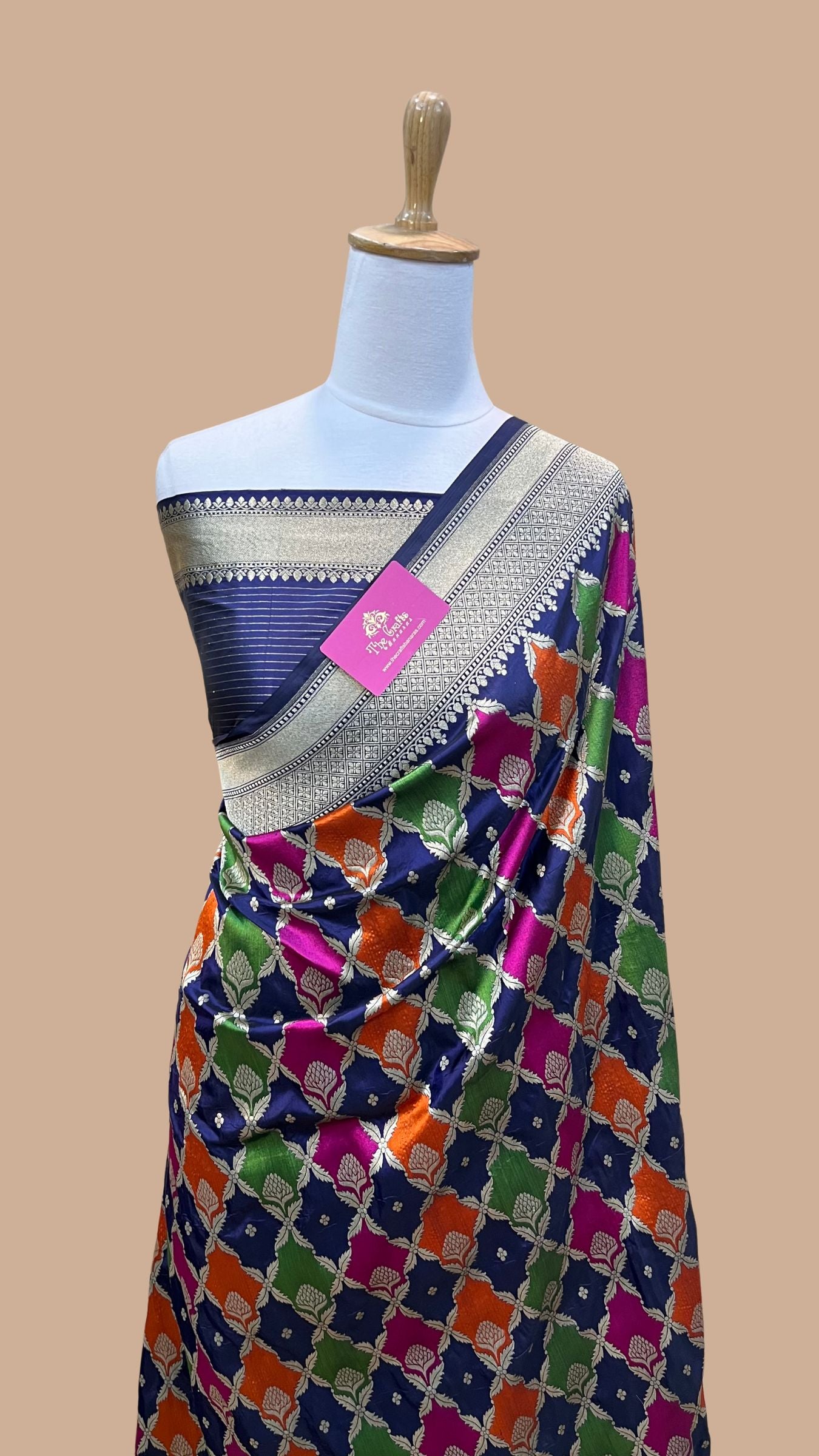 Rangkat Pure Katan Silk Handloom Banarasi Saree - with kadhua work