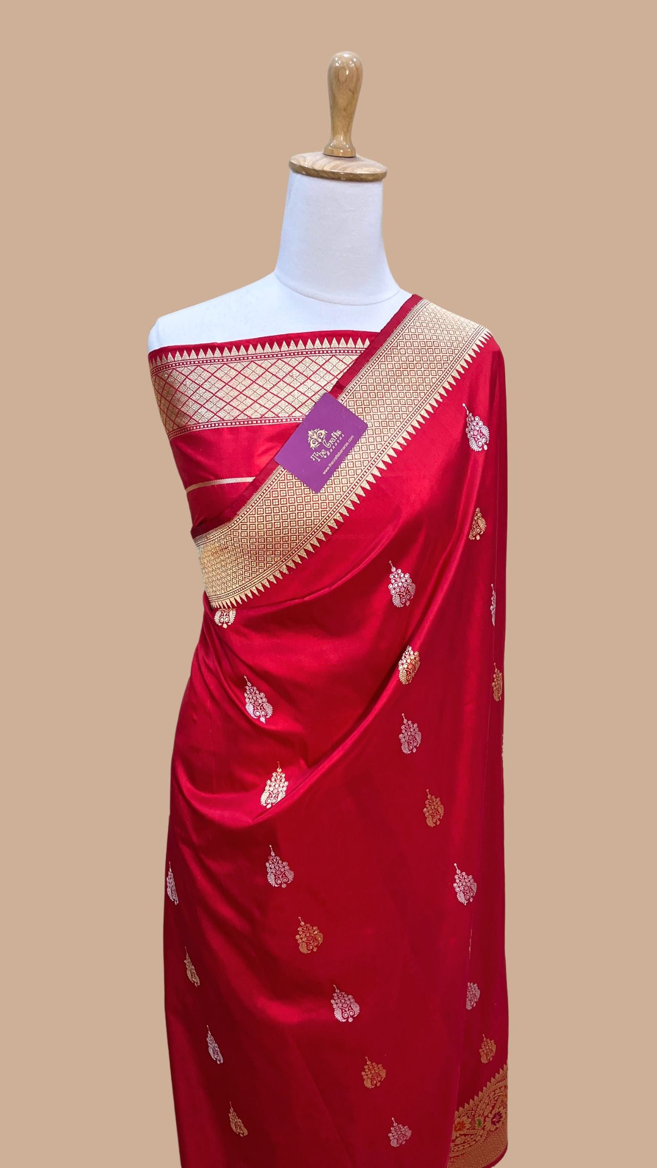 Pure Katan Silk Handloom Banarasi Saree - with sona rupa kadhua motifs