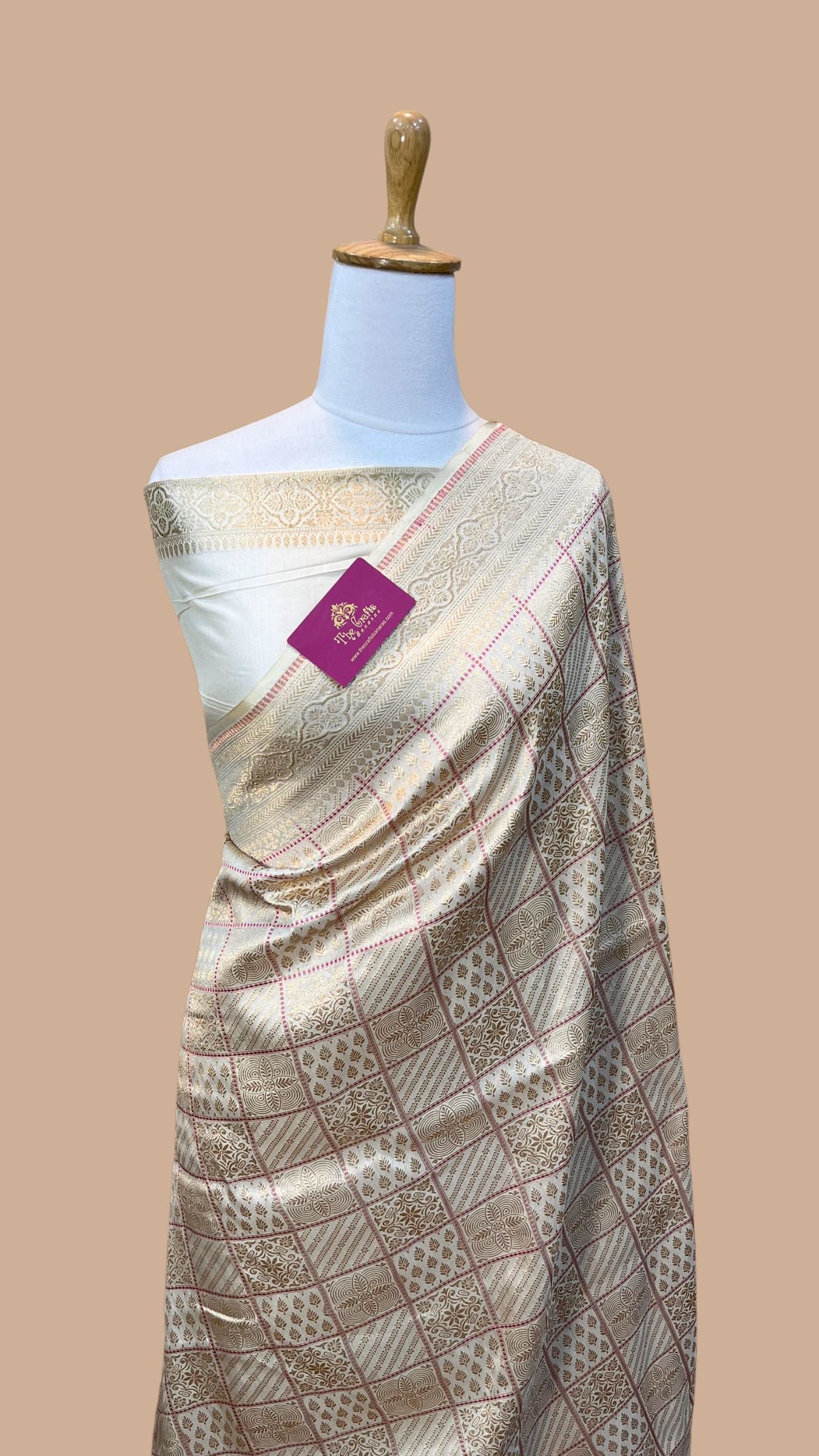 Pure Katan Silk Handloom Banarasi Saree - Tanchui Brocade Meena