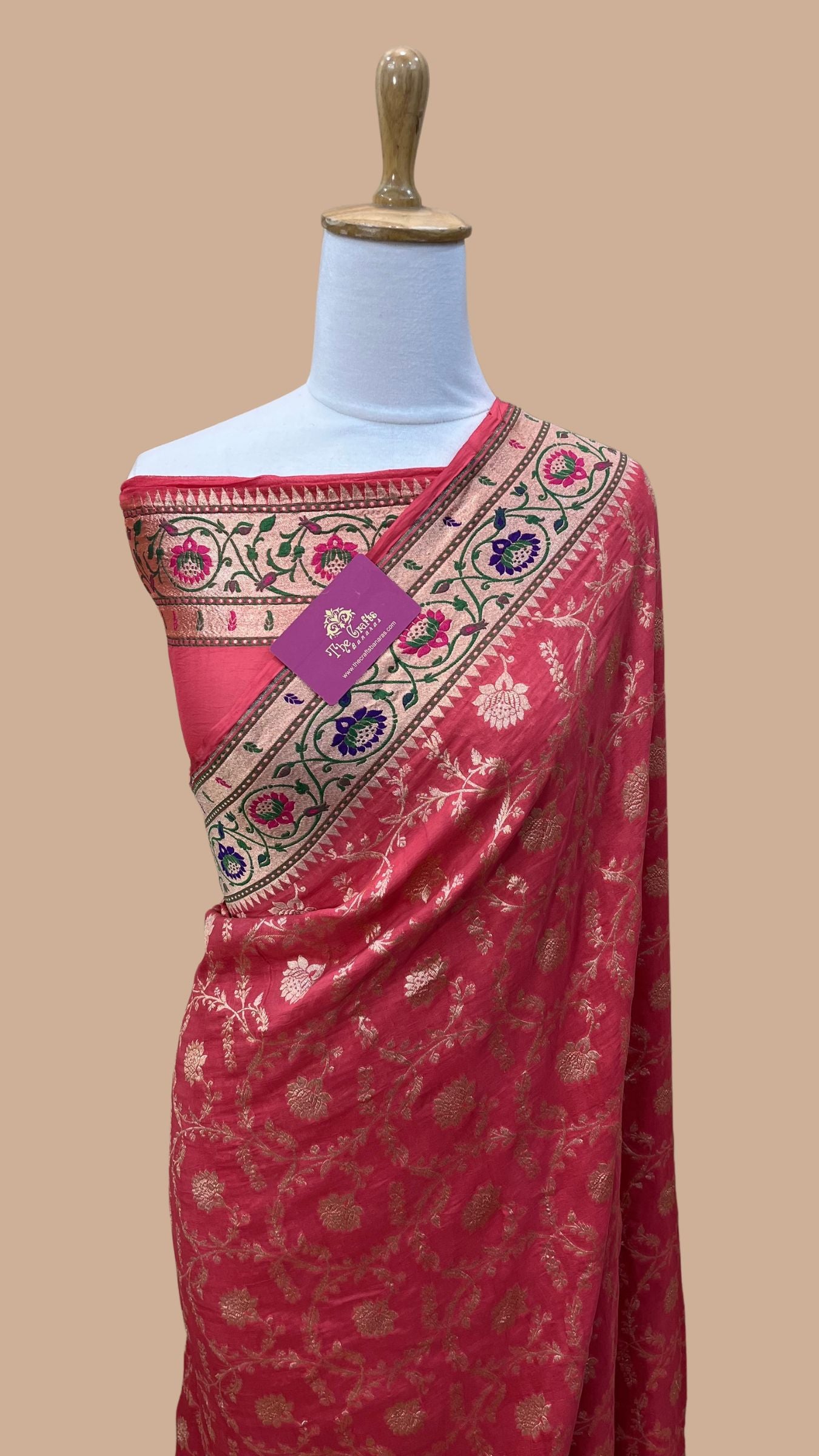 Pure Georgette Handloom Banarasi Saree - Gold zari with meenakari