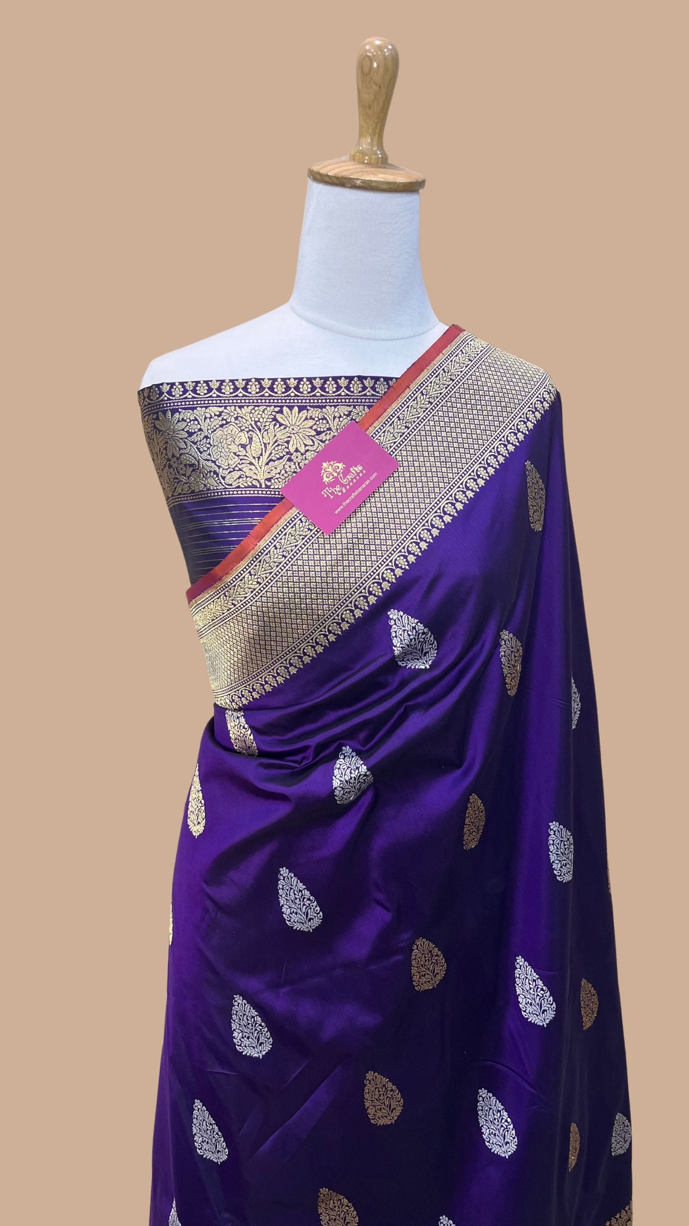 Pure Katan Silk Handloom Banarasi Saree - With Sona Rupa Kadhua Motifs