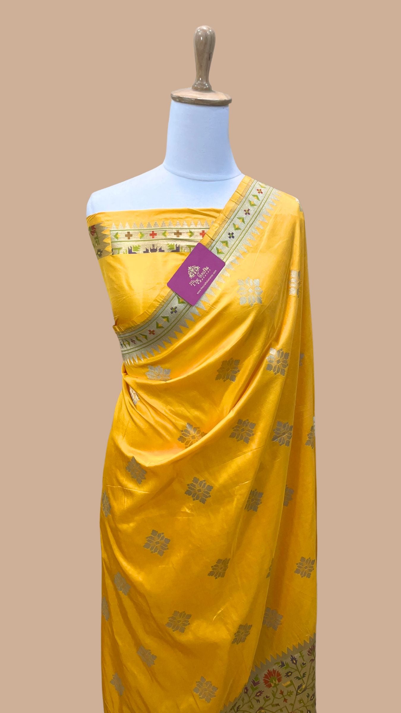 Pure Katan Silk Handloom Banarasi Saree - kadhua motifs with paithani meenakari border