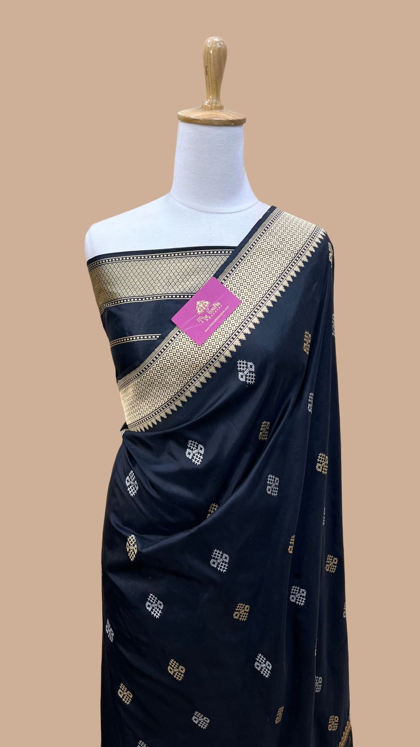 Pure Katan Silk Handloom Banarasi Saree - with kadhua sona rupa motifs