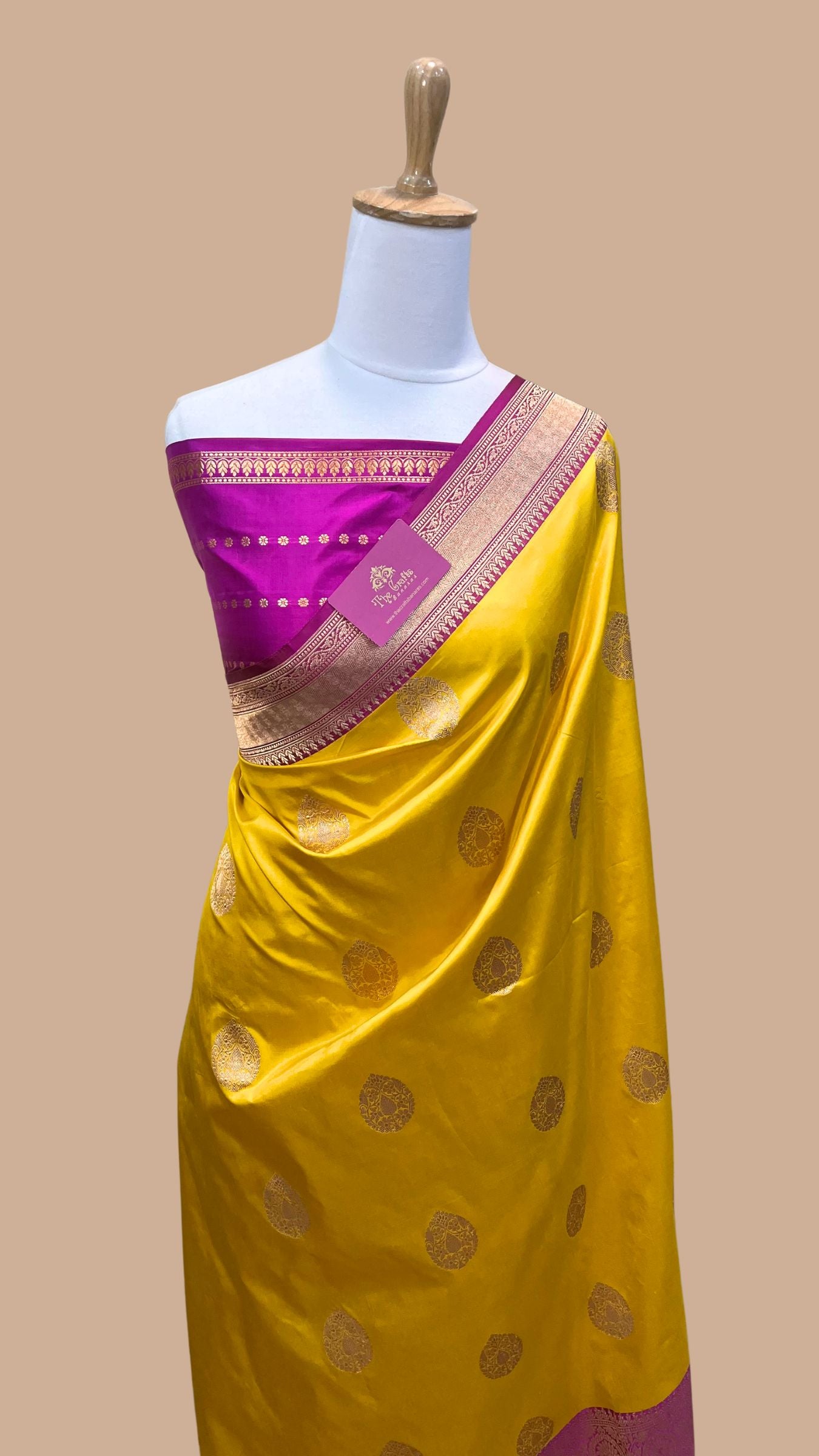 Pure Katan Silk Handloom Banarasi Saree - with kadhua meenakari motifs